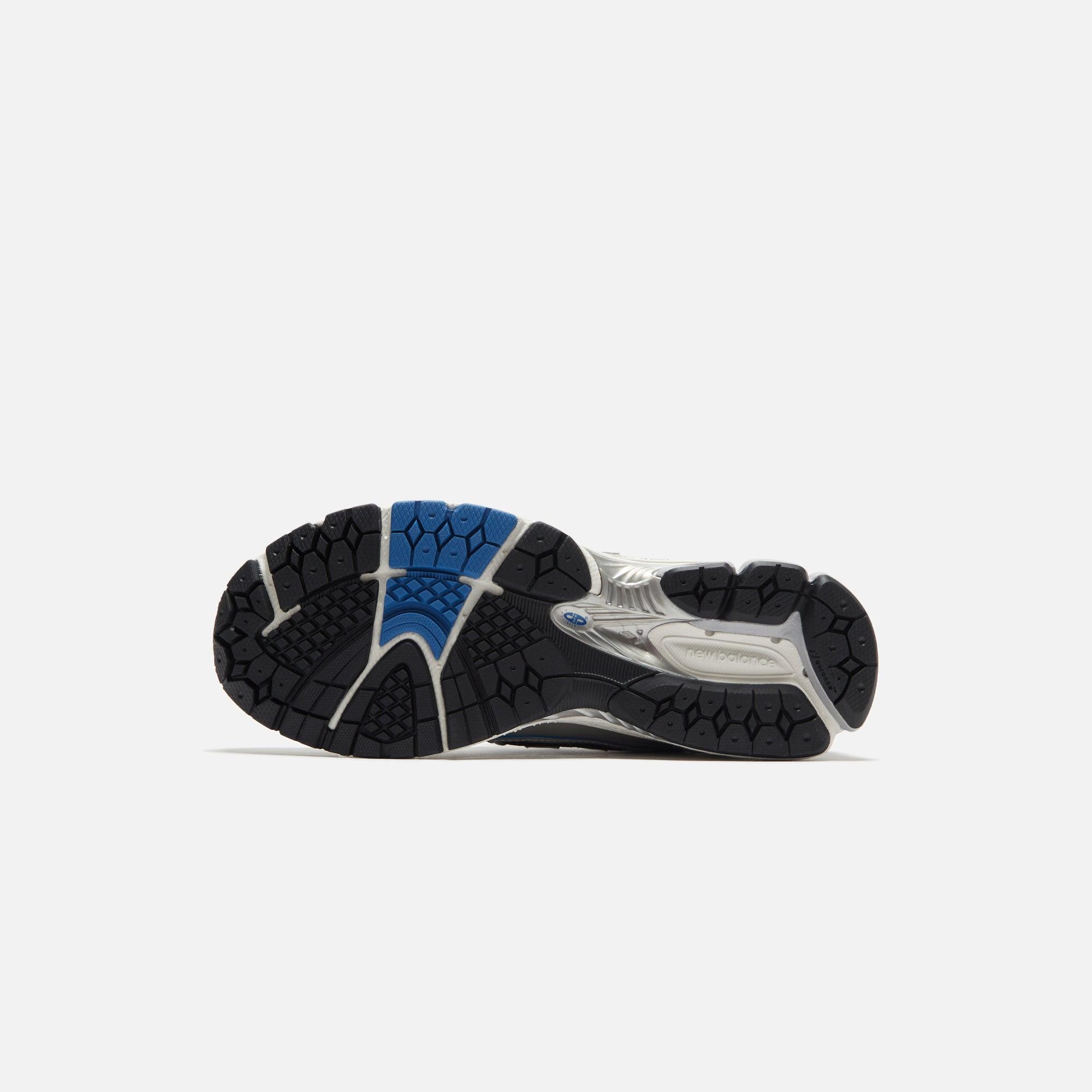 New Balance 1906R - Silver / Blue Male Product Image