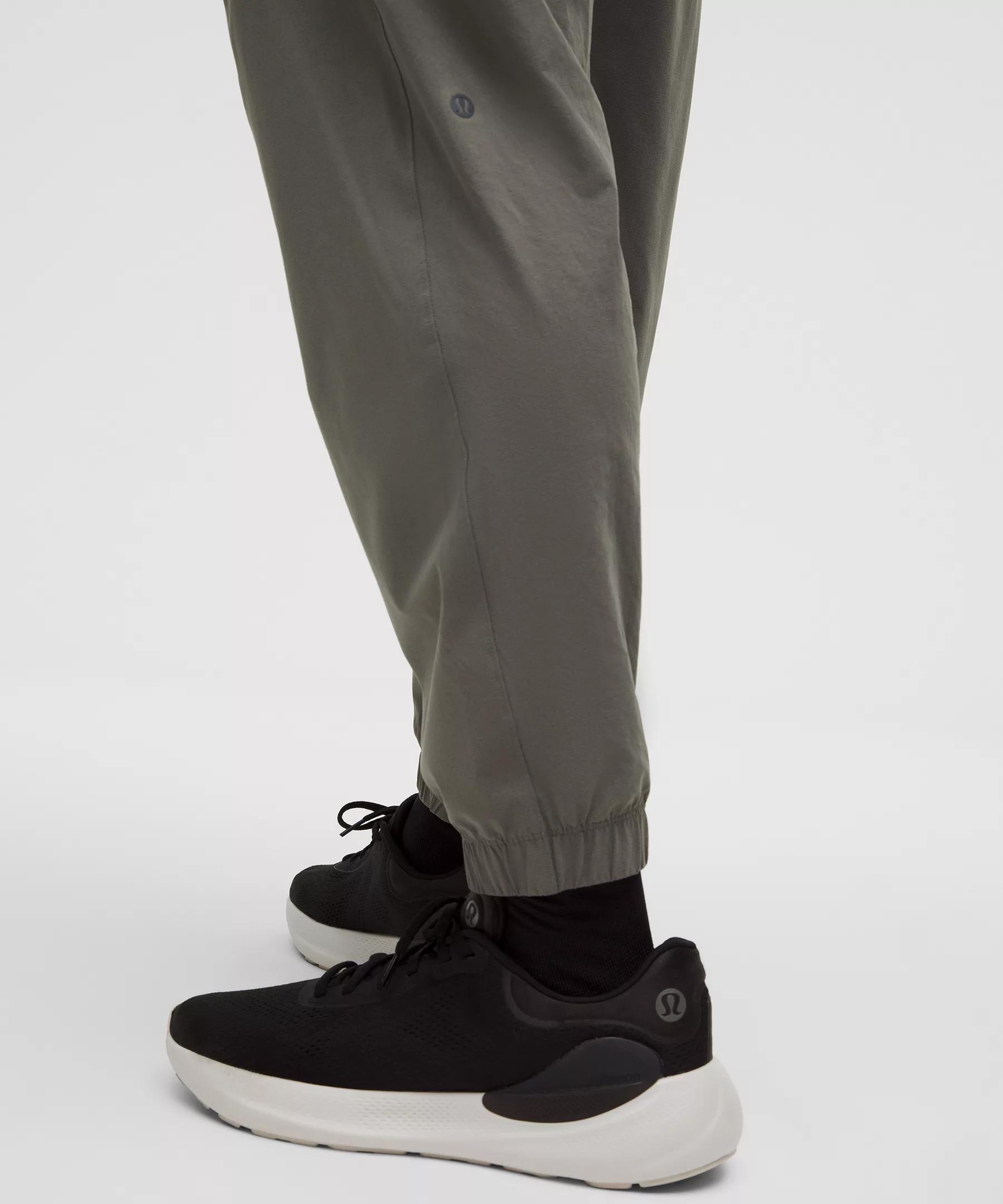 Zeroed In Classic-Fit Cargo Jogger *Regular Product Image