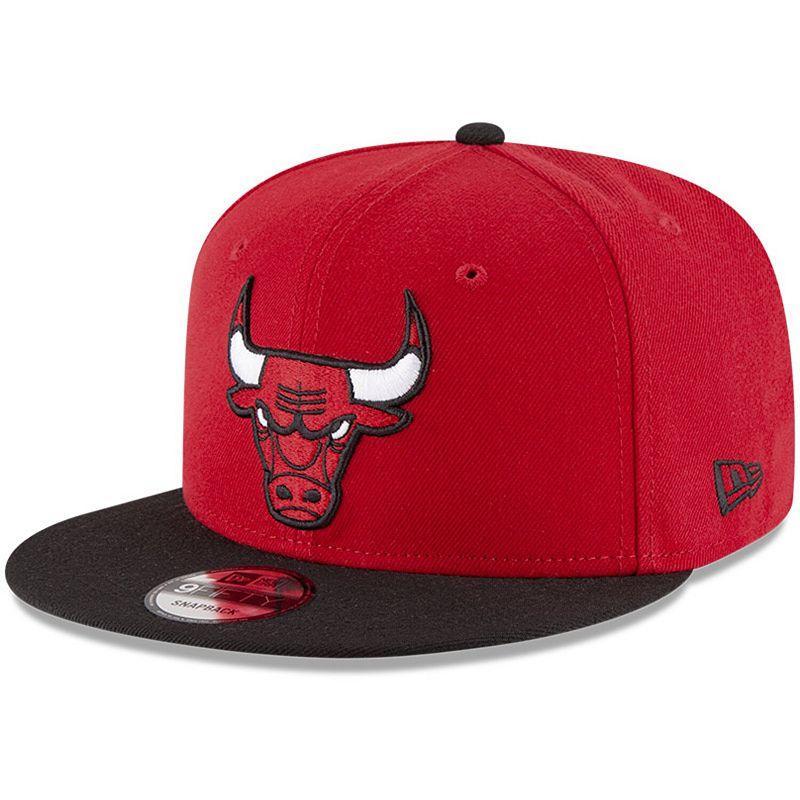 Men's New Era Red/Black Chicago Bulls 2-Tone 9FIFTY Adjustable Snapback Hat Product Image
