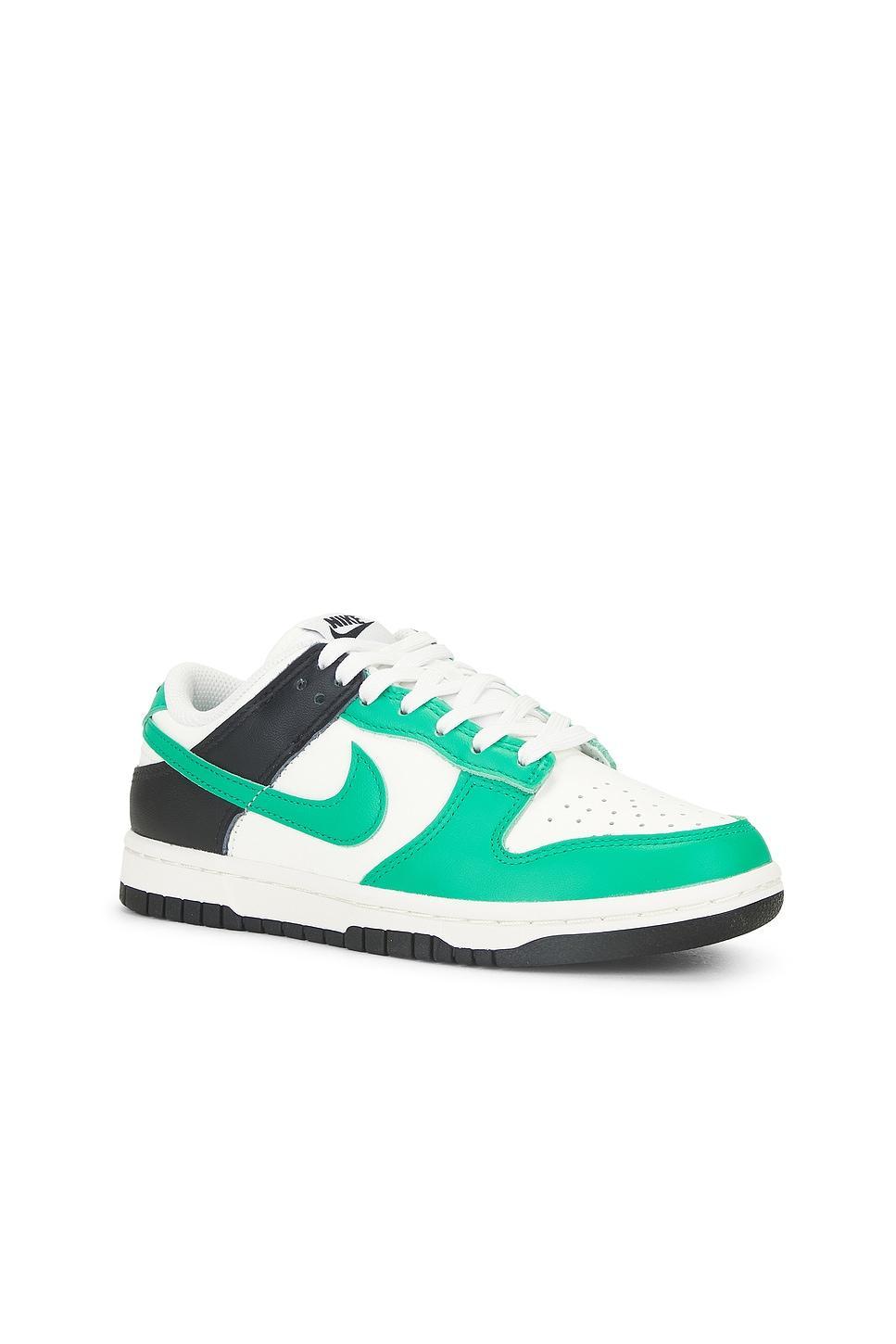 Dunk Low Sneaker Nike Product Image