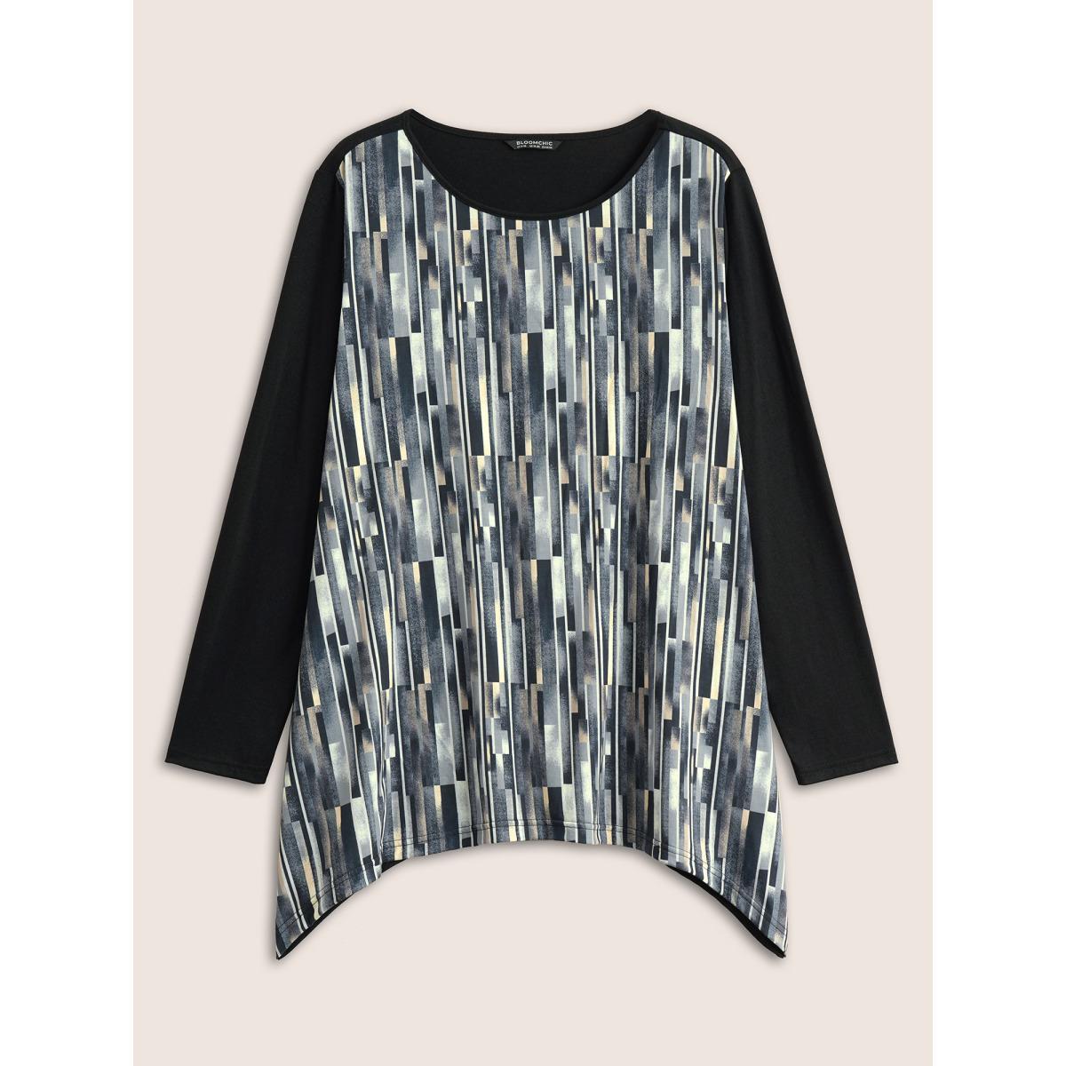 Plus Size Colorblock Contrast Pocket Arc Hem T-shirt Black Women Casual Non Colorblock Round Neck Everyday T-shirts BloomChic 28/5X Product Image