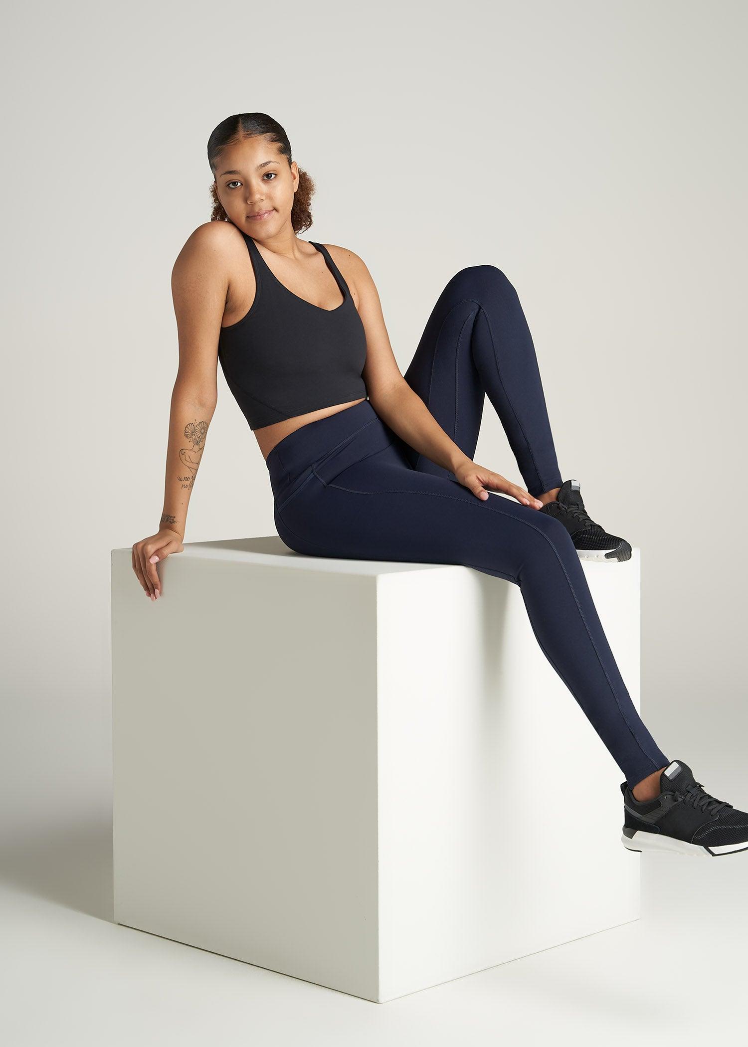 Bella Outer-Pocket Tall Women's Legging in Navy Product Image