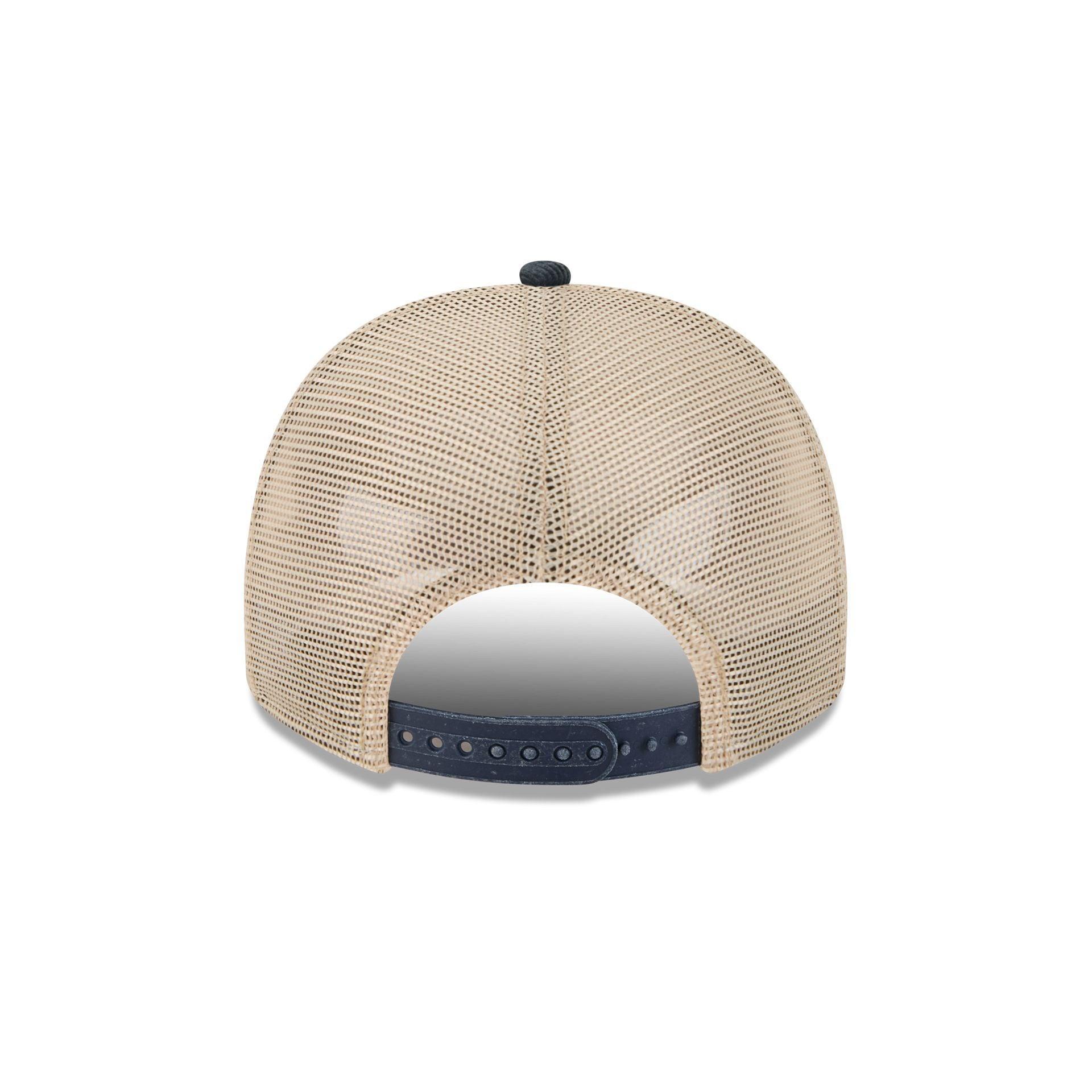 New York Yankees Vintage Landscape 9FIFTY A-Frame Trucker Hat Male Product Image
