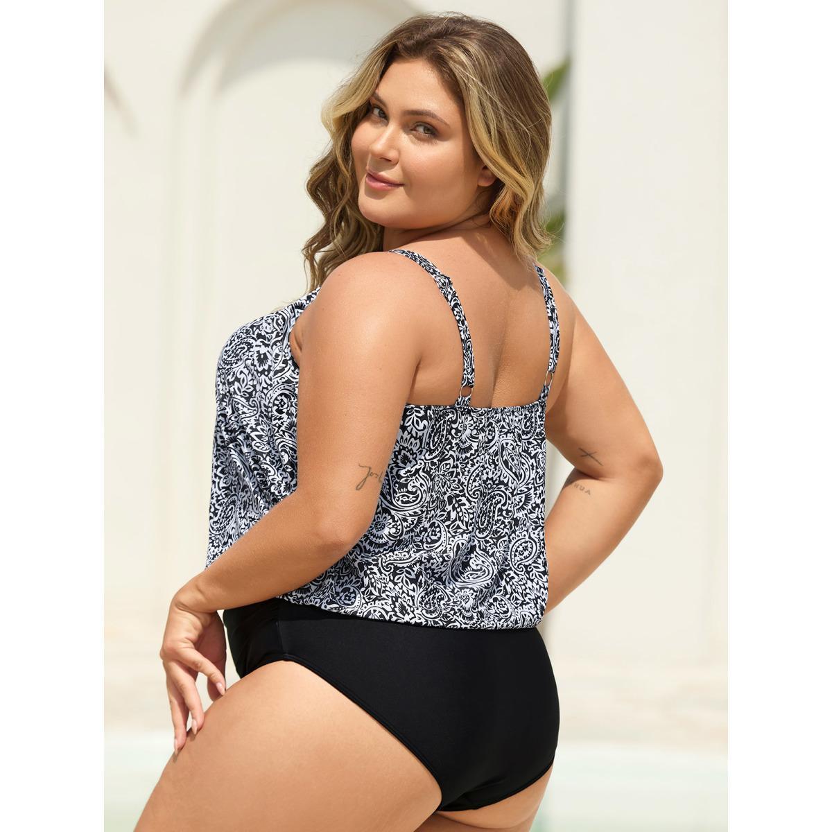 Plus Size Paisley Print Ruched One-Piece Swimsuit Women's Swimwear Black Beach Curve Bathing Suits High stretch One Pieces BloomChic 22-24/3X Product Image