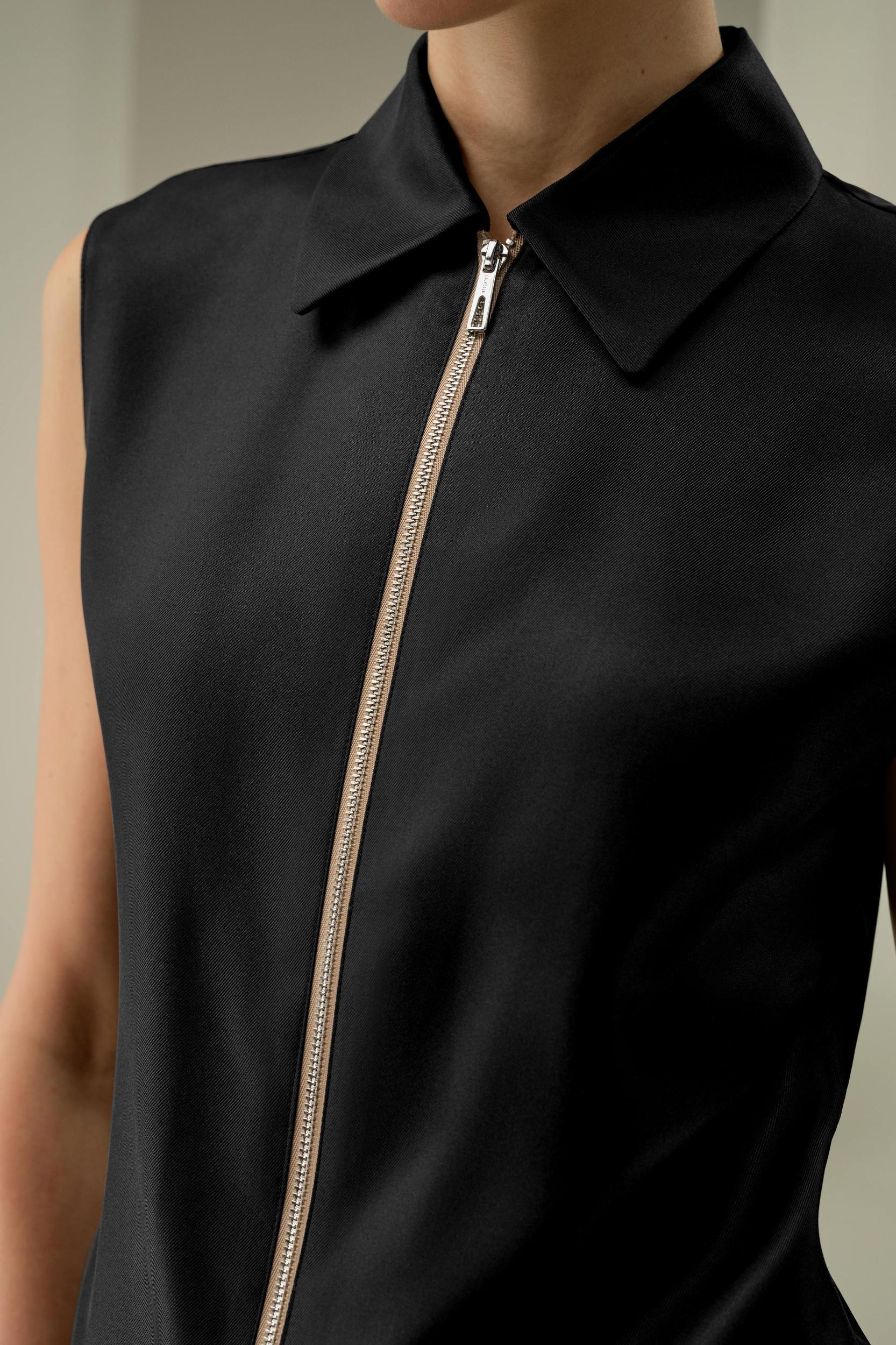 Sleeveless Full Zip Silk Vest Product Image