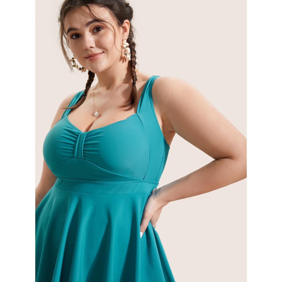 Plus Size Solid Heart Neckline Ruched Swim Top Women's Swimwear Arctic Beach Gathered High stretch Bodycon Heart neckline Curve Swim Tops BloomChic 26/4X Product Image