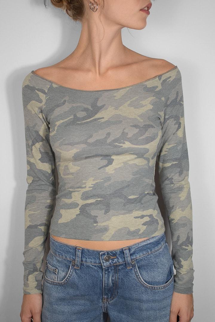 Boat neck t-shirt Product Image