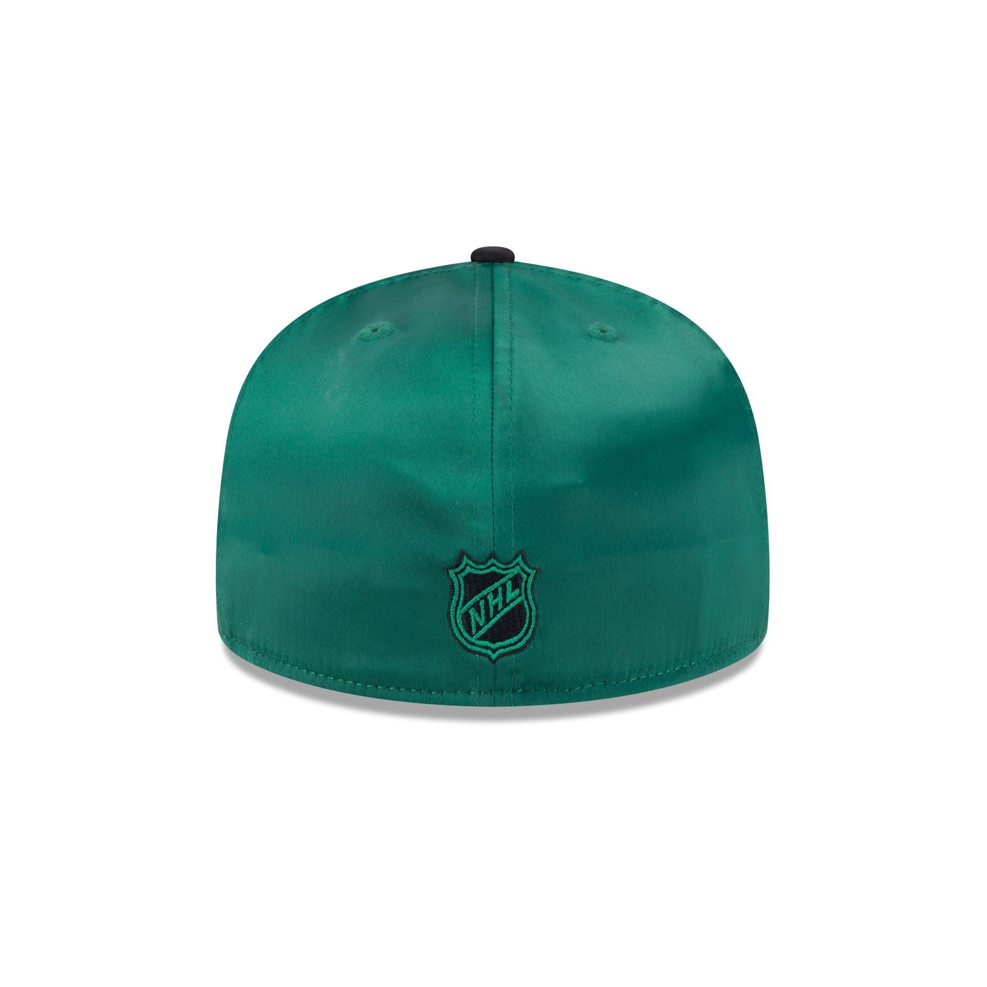 New York Knicks Black Velvet 59FIFTY Fitted Hat Male Product Image