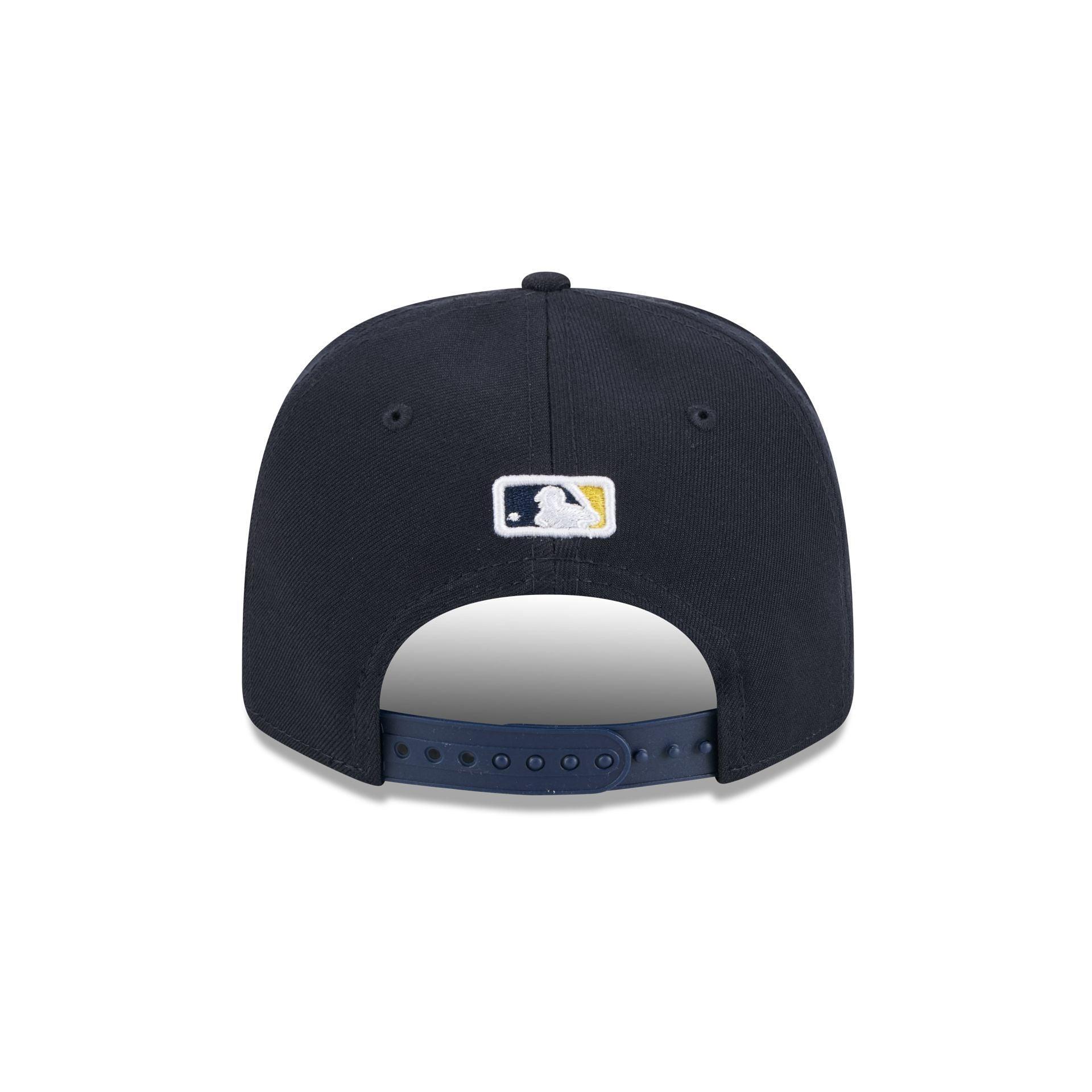Milwaukee Bucks Circle Patch 9SEVENTY Stretch-Snap Hat Male Product Image