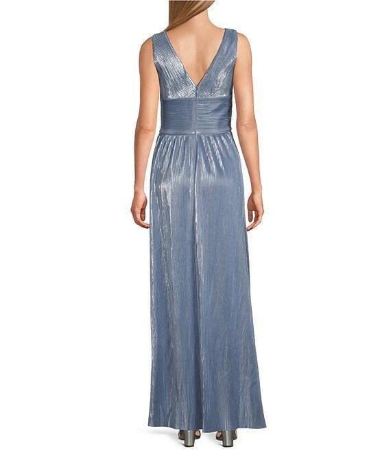 Jessica Howard Petite Size Sleeveless V-Neck Pleated Metallic Knit Gown Product Image