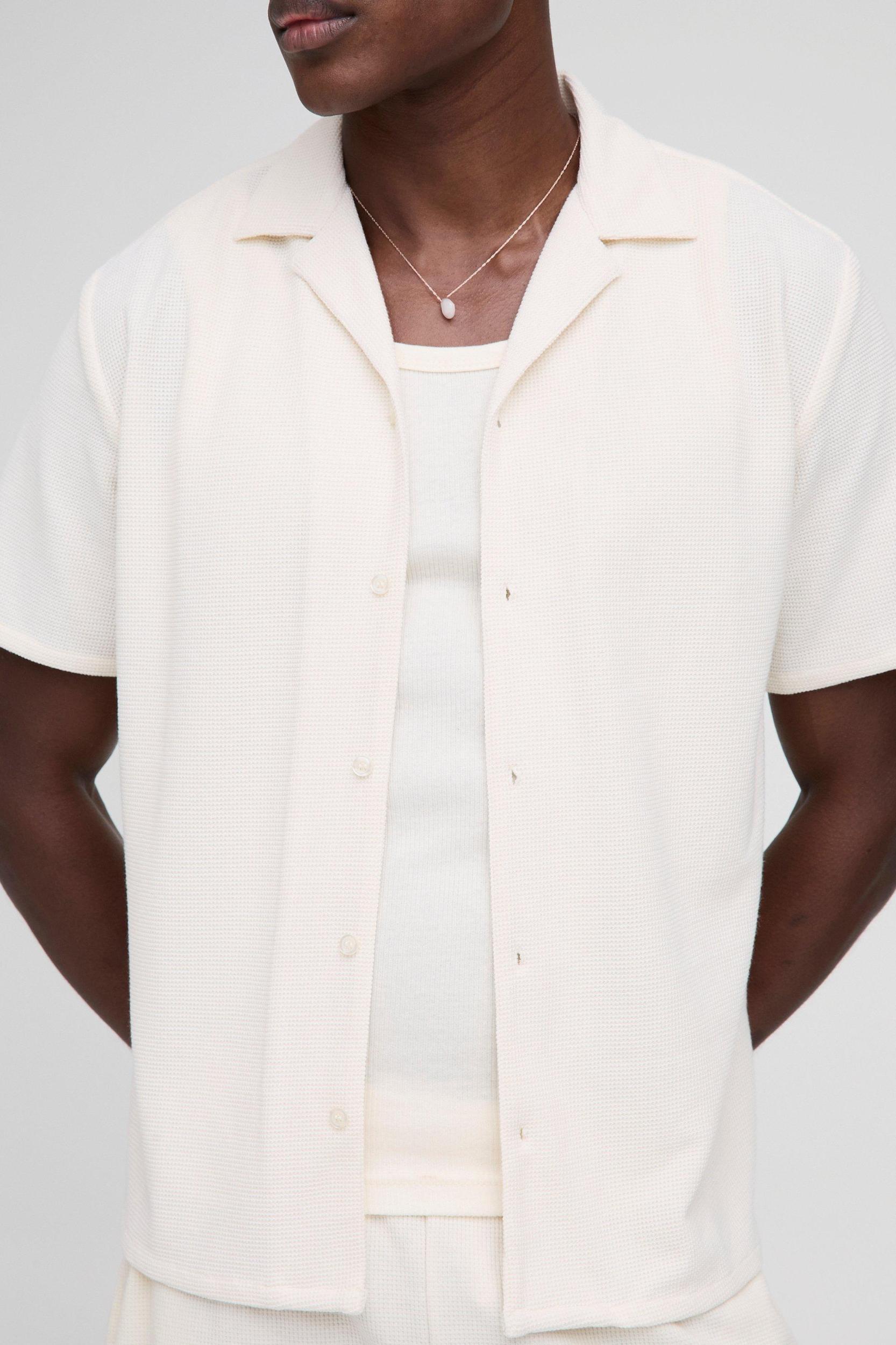 Regular Fit Honeycomb Waffle Revere Shirt | boohooMAN USA Product Image