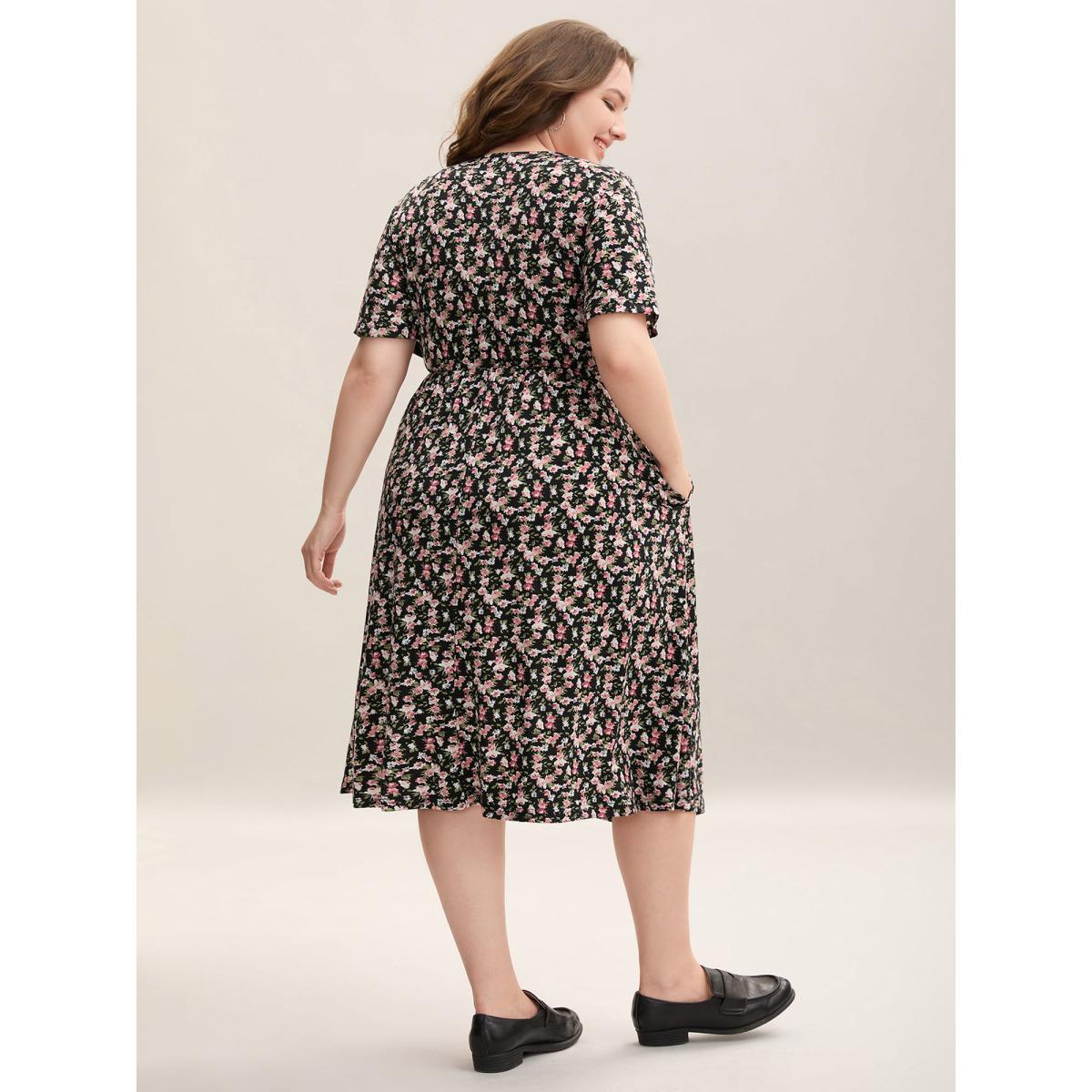 Plus Size Floral Print Square Neck Straight-Fit Midi Dress Black Women Casual Non U-neck Short sleeve Curvy BloomChic 22-24/3X Product Image