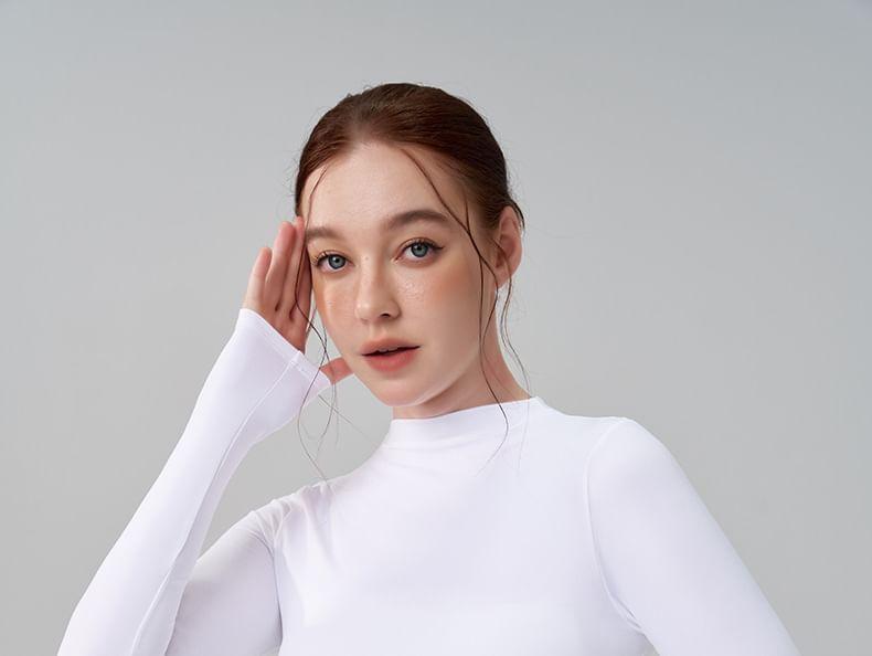 Long Sleeve Mock Neck Sport T-Shirt Product Image