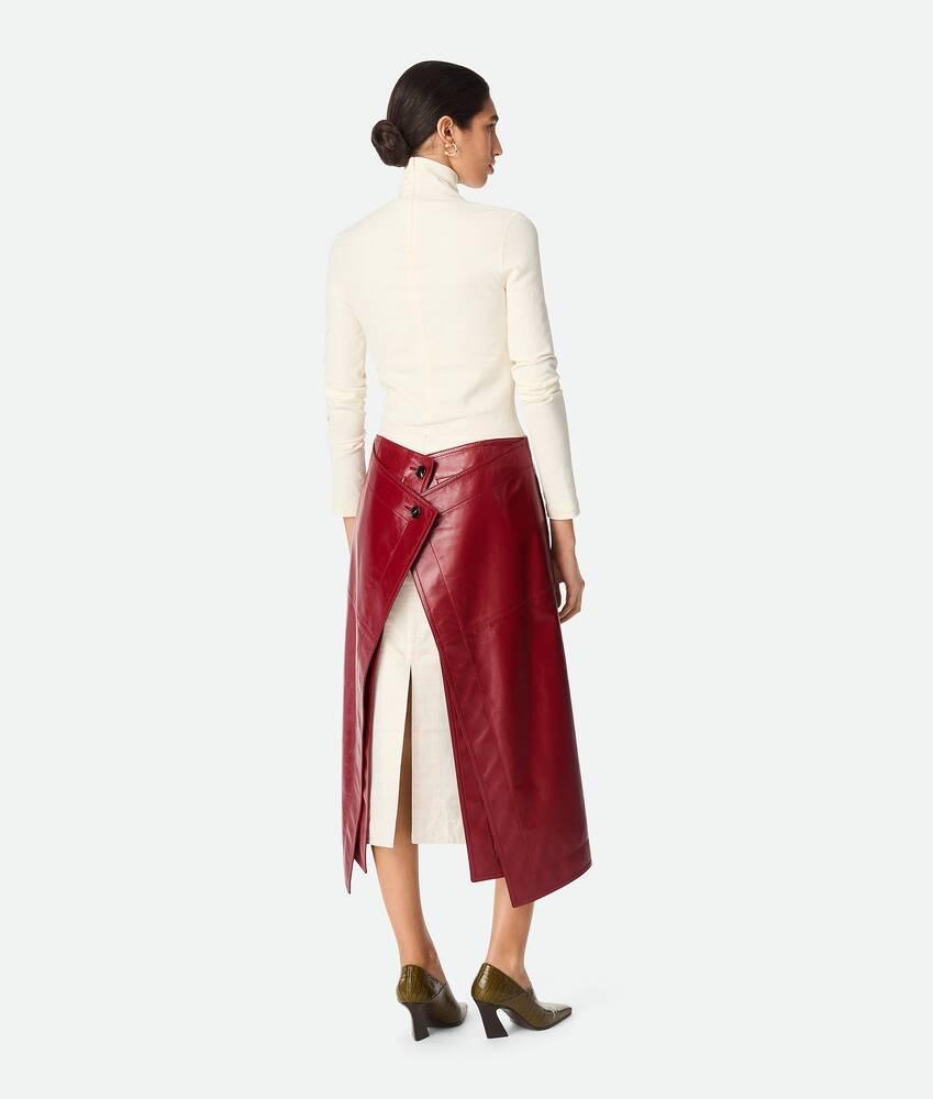 Women's Shiny Leather Skirt in Rosewood Product Image