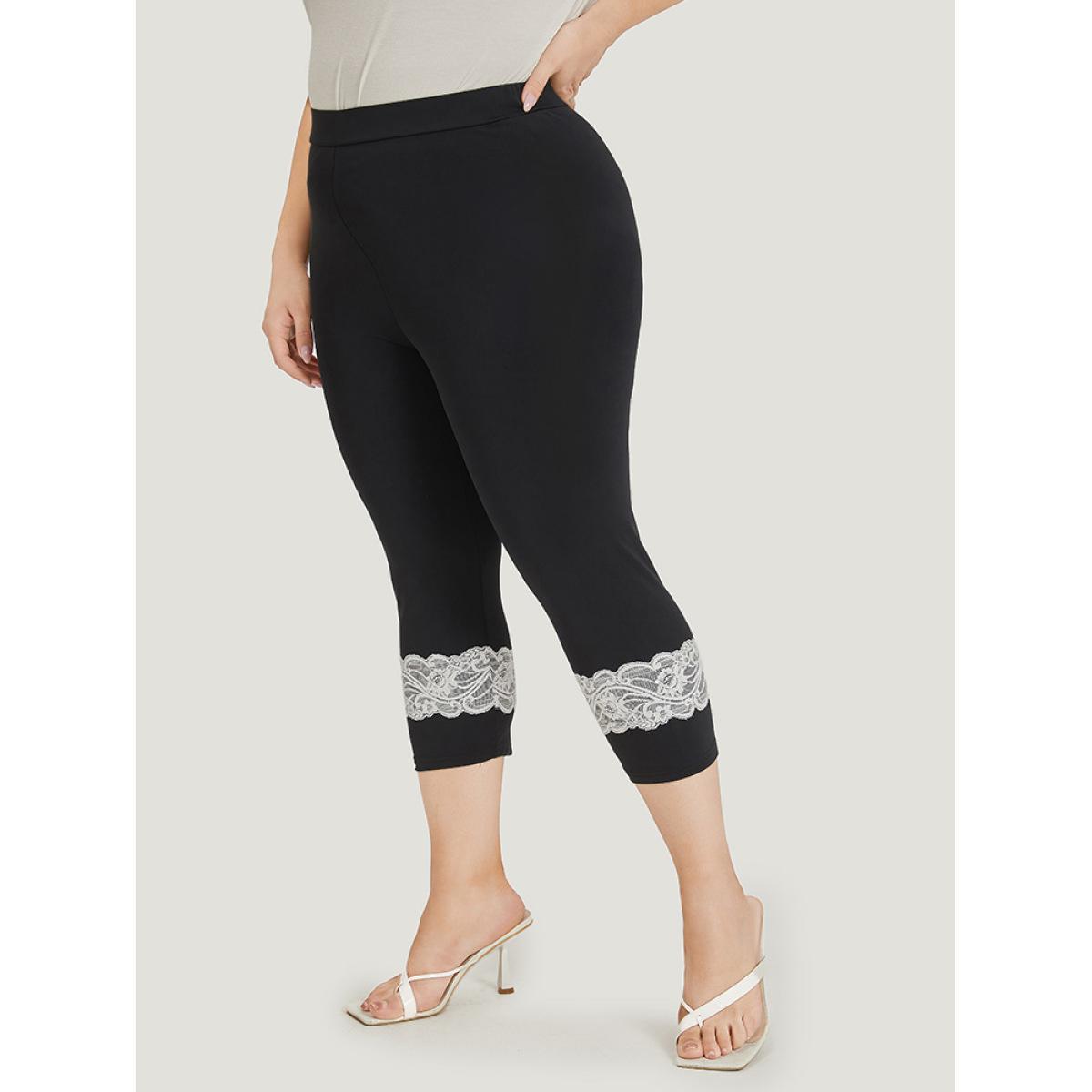 Plus Size Guipure Lace Elastic Waist Cropped Leggings Women Black Elegant High stretch Skinny High Rise Dailywear Leggings BloomChic 28/5X Product Image