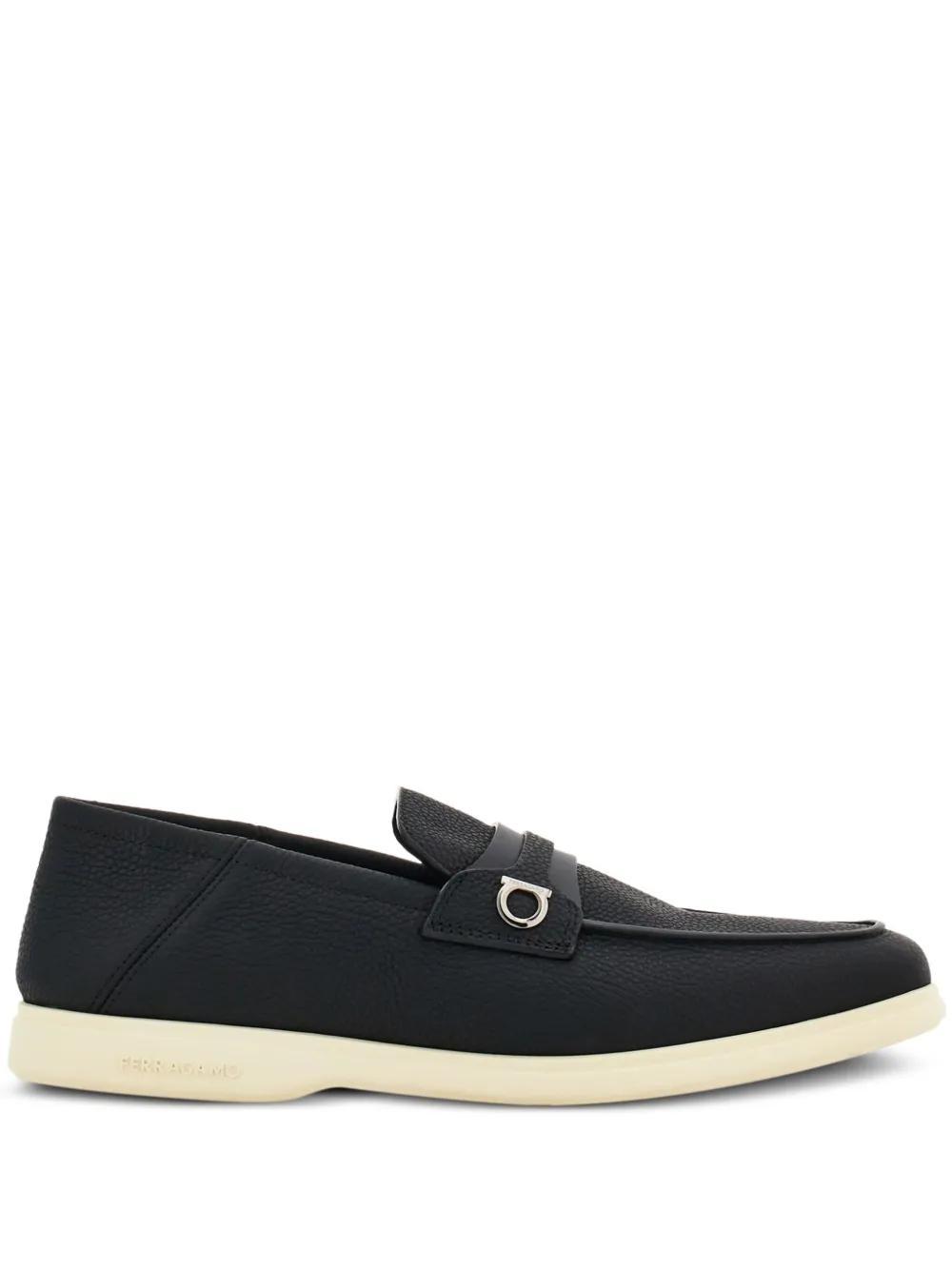 FERRAGAMO Gancini-plaque Leather Loafers In Black Product Image