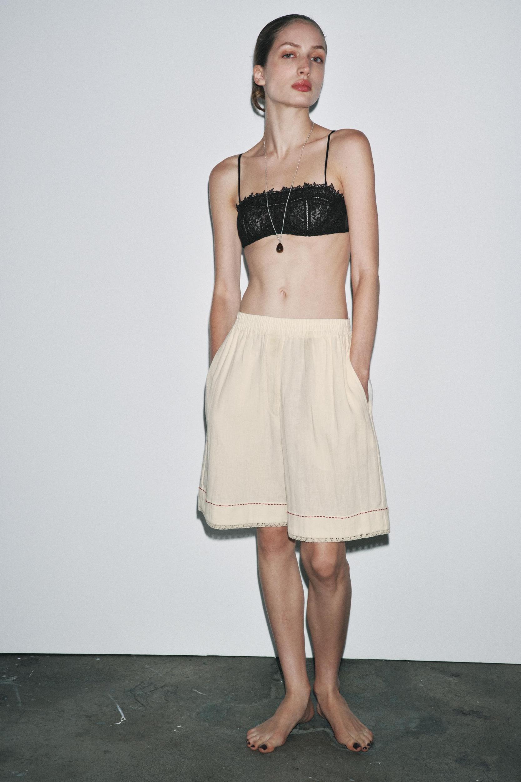 CONTRAST LINEN BERMUDA SHORTS LIMITED EDITION Product Image