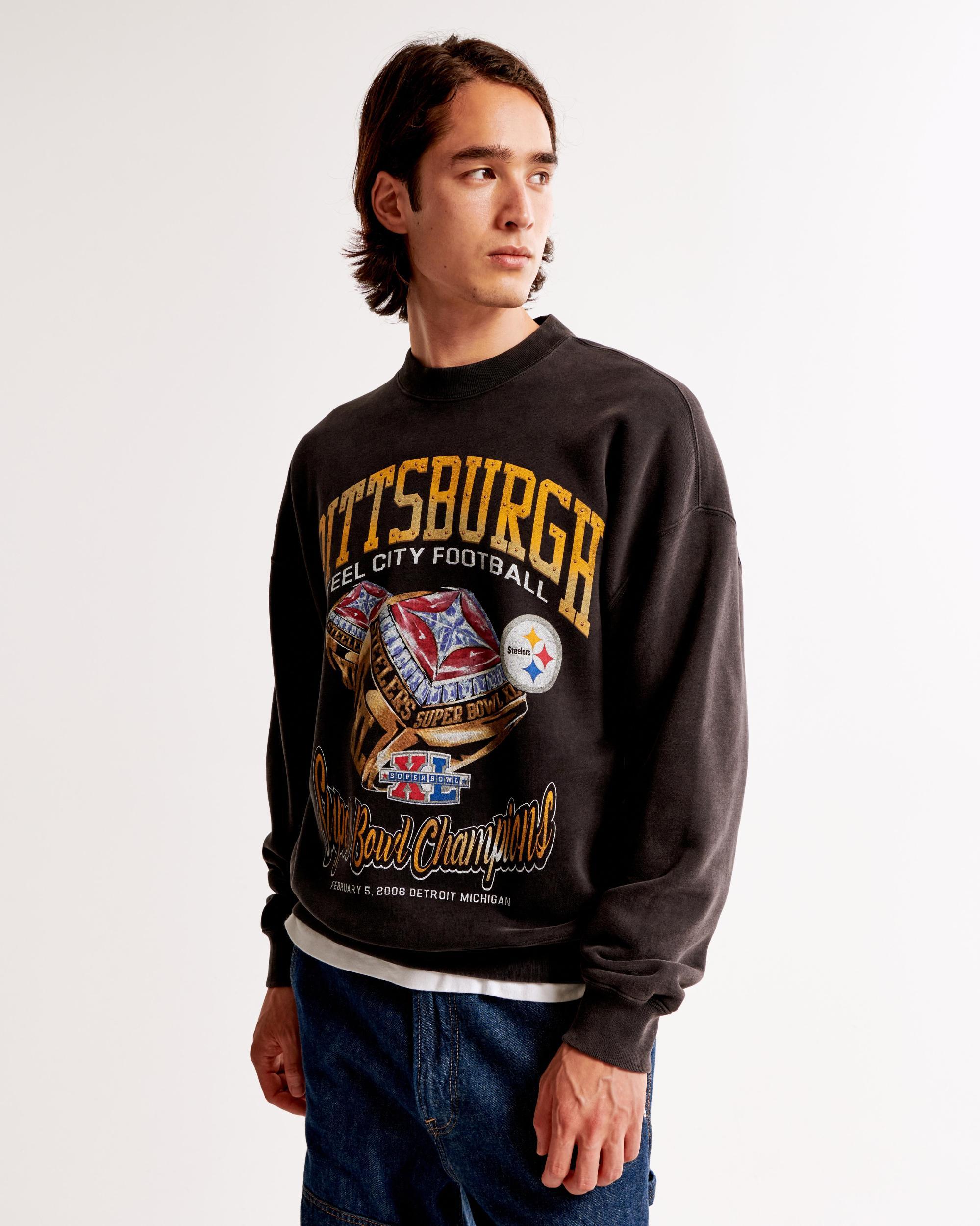 Minnesota Vikings Graphic Crew Sweatshirt Product Image