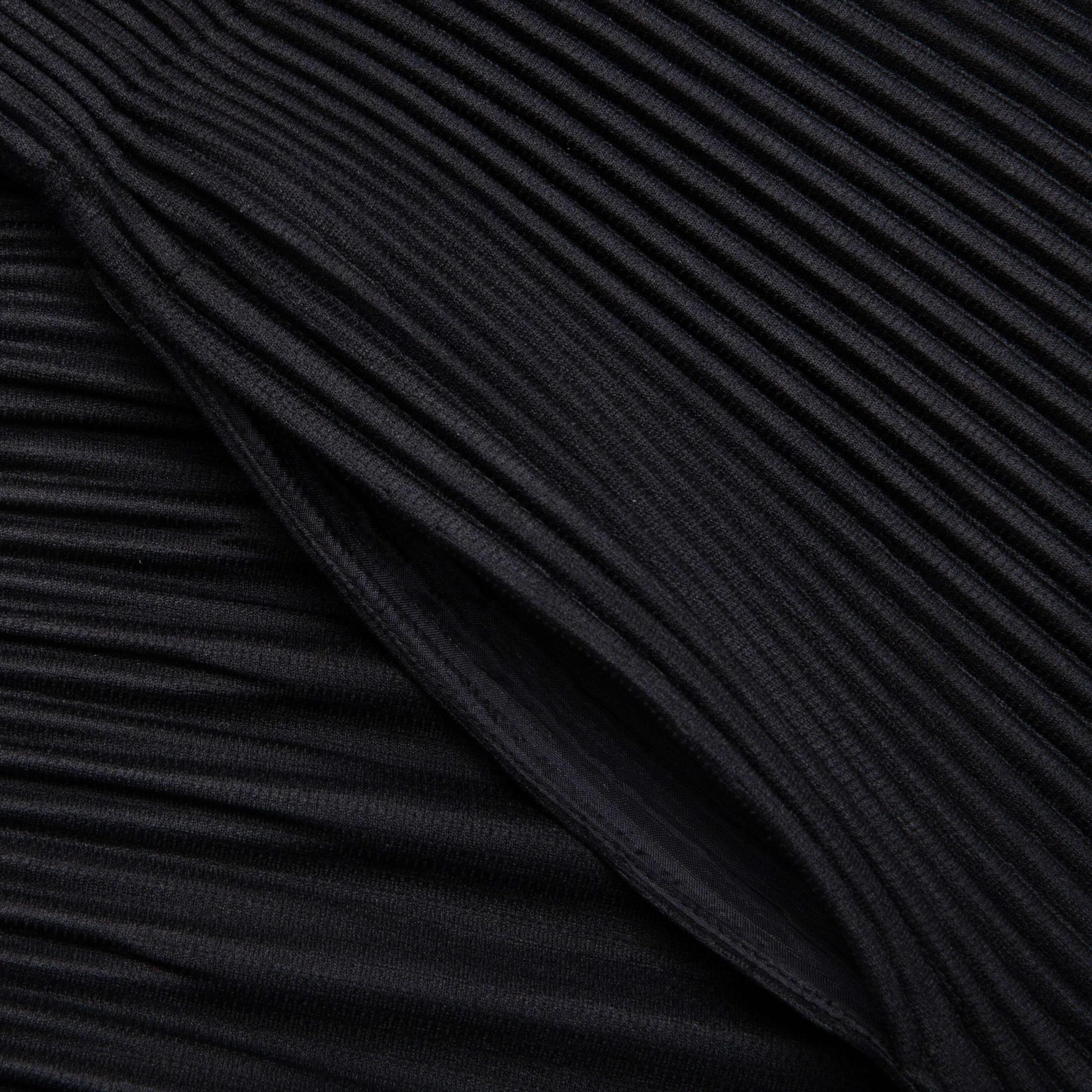 Basics Pleated Pants - Black Male Product Image