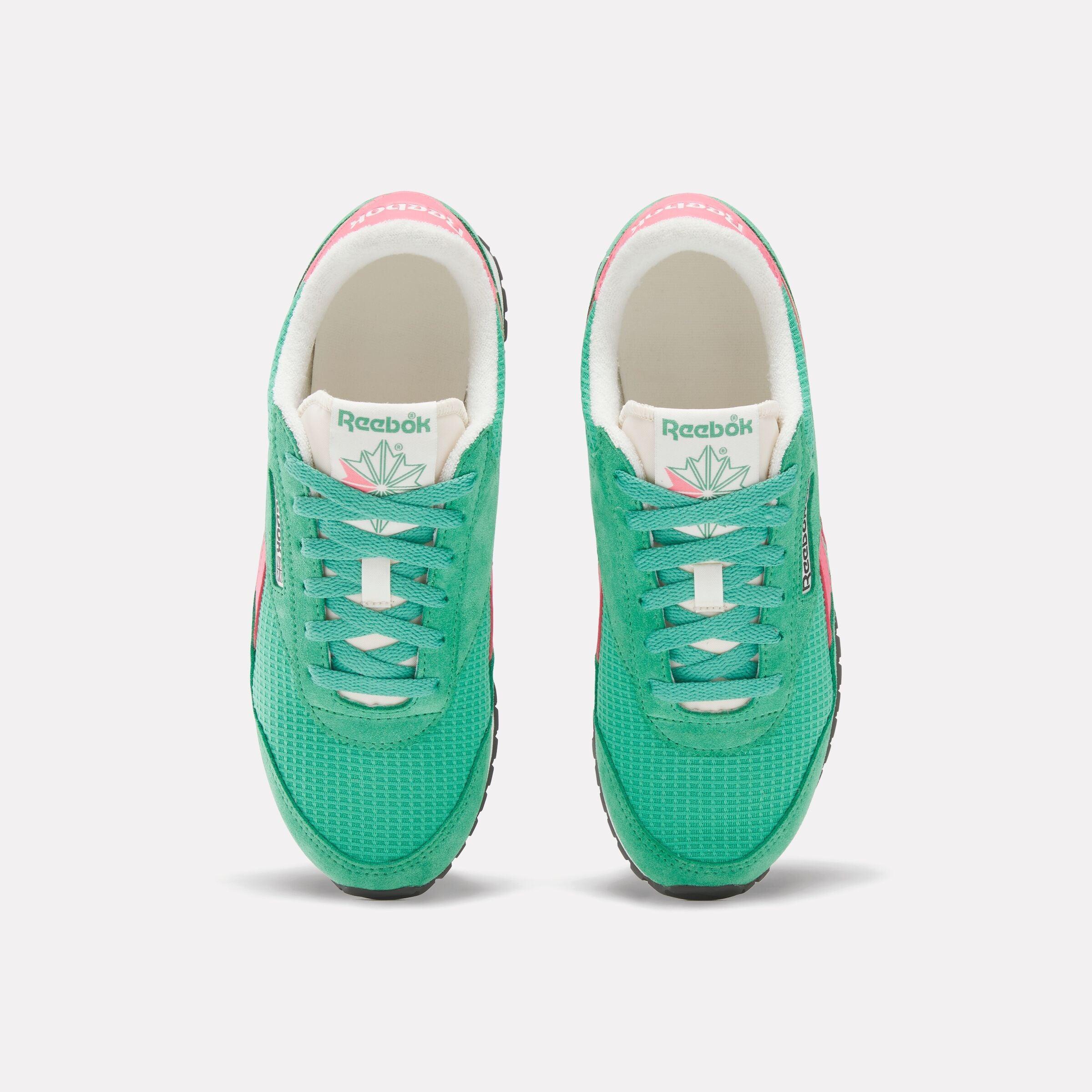 Women's Classic AZ Shoes Product Image