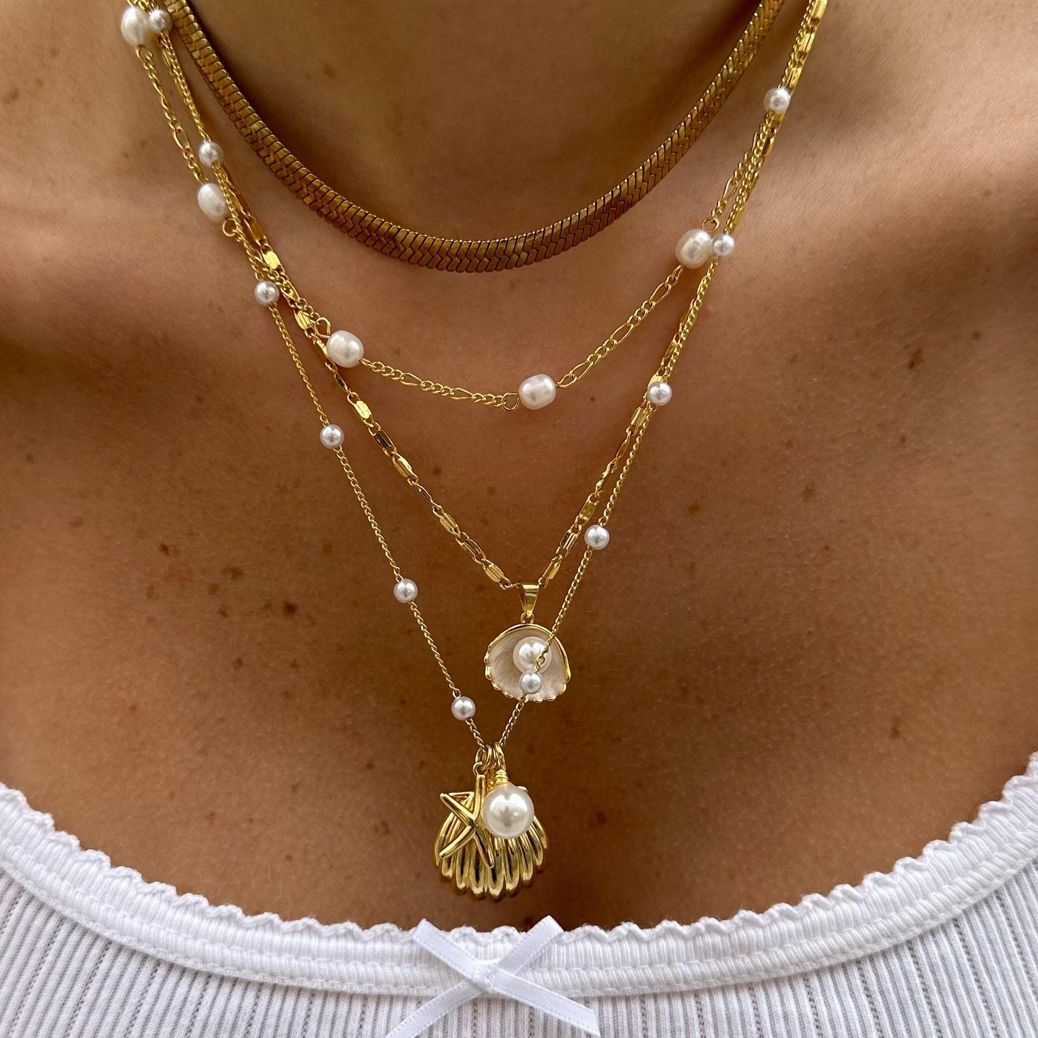 Shining Snake Necklace Product Image