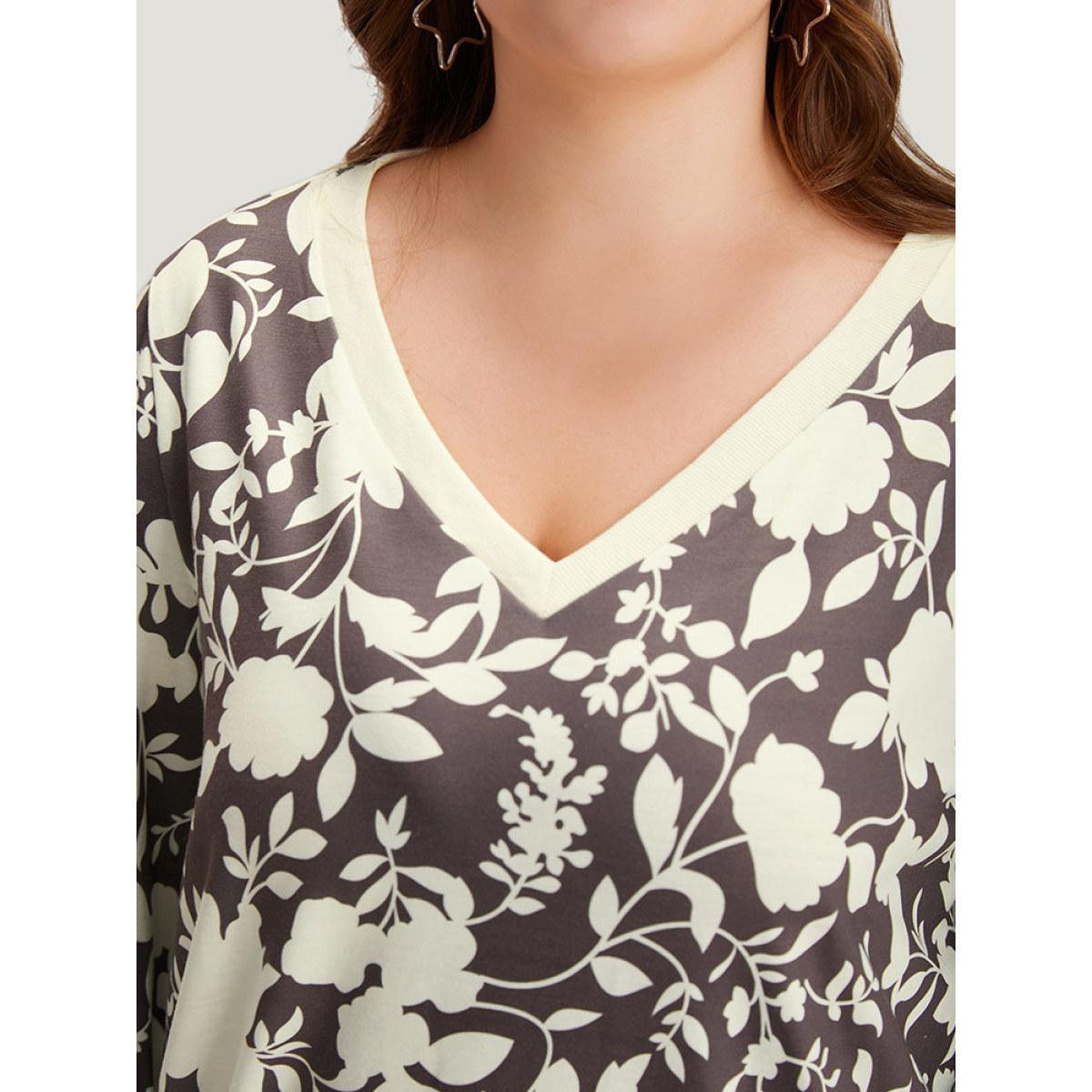 Plus Size Silhouette Floral Print Contrast Trim V Neck Sweatshirt Women DarkBrown Casual Elastic cuffs V-neck Dailywear Sweatshirts BloomChic 18-20/2X Product Image