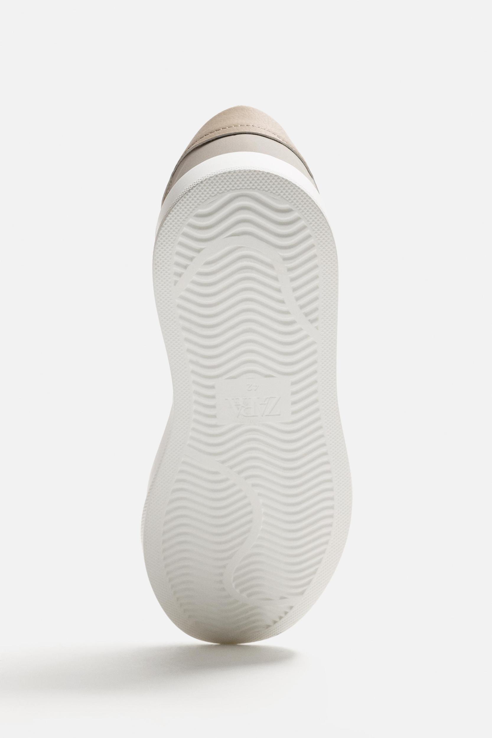 HEEL DETAIL SNEAKER Product Image