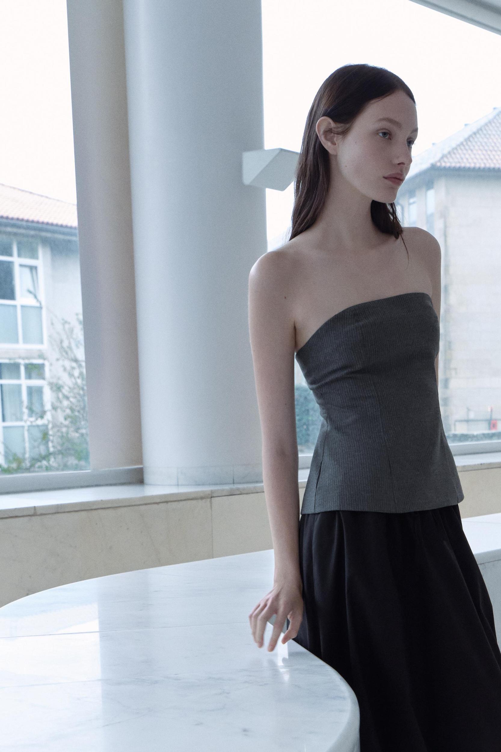 STRAPLESS TOP Product Image