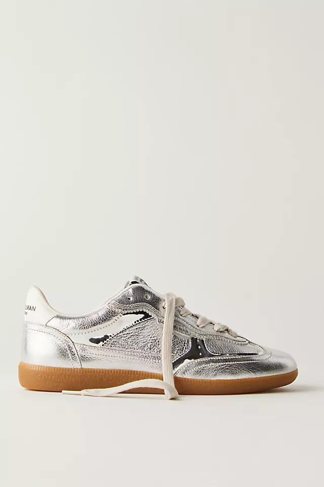 Kallen Sneakers Product Image