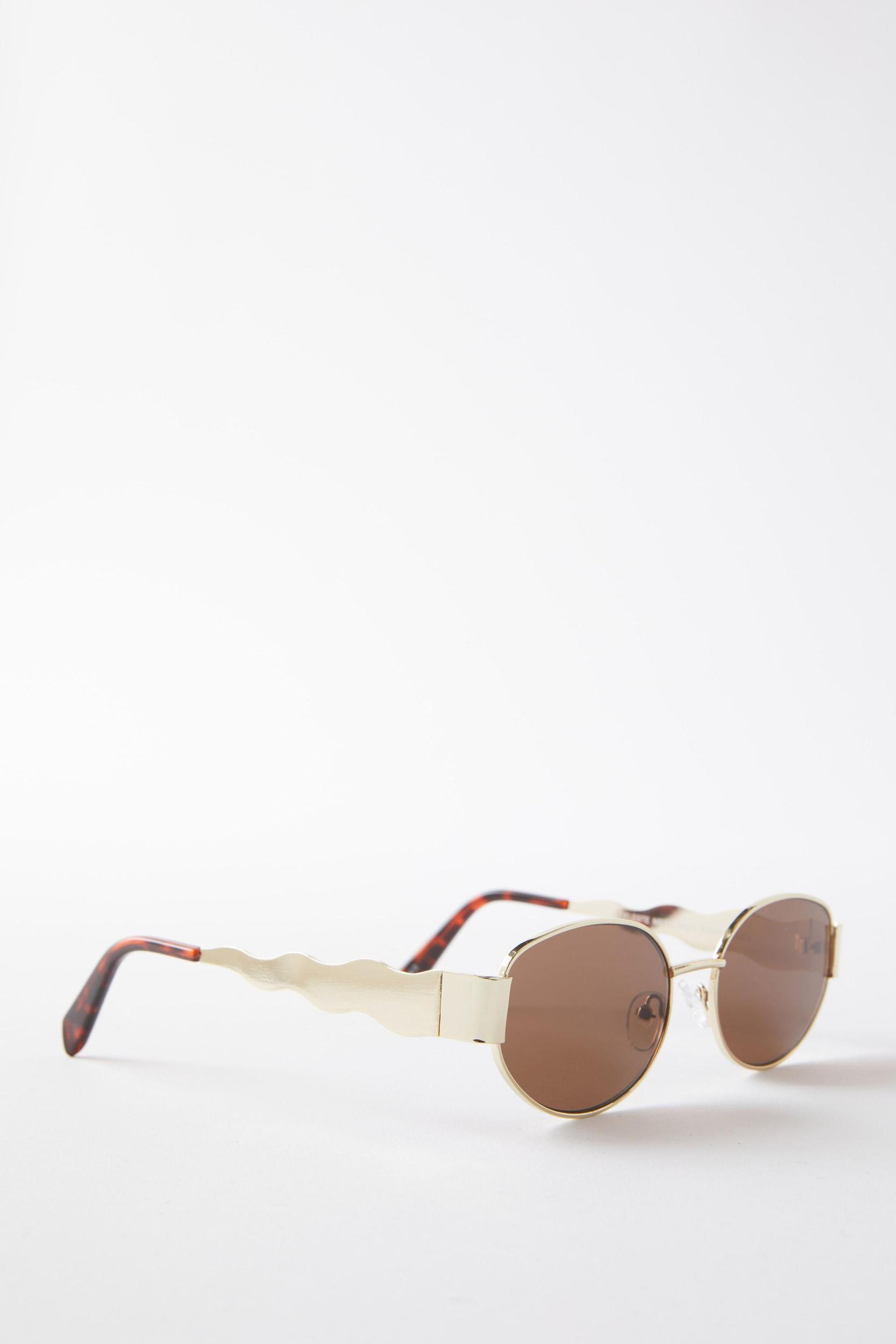 Celeste Metal Wavy Sunglasses Product Image
