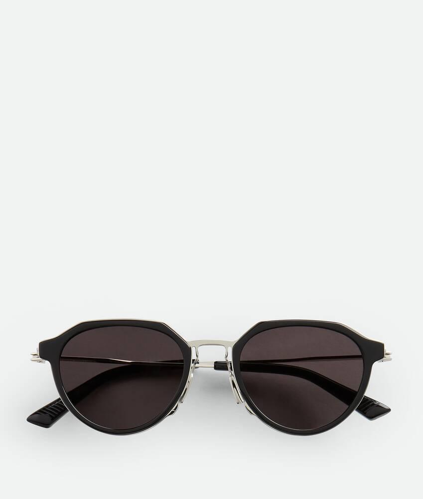 Ultrathin Panthos Sunglasses in Black/grey Product Image