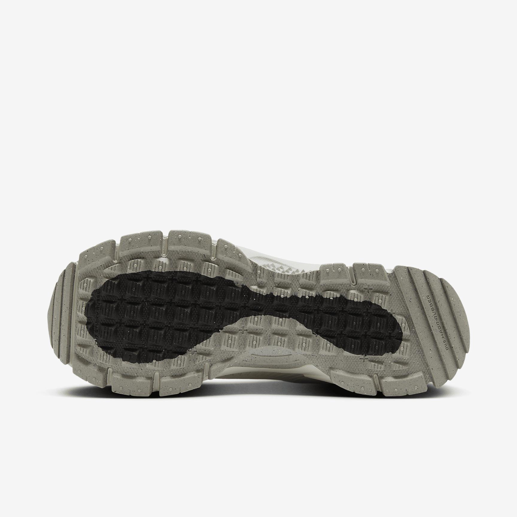 Nike Mens Zoom Vomero Roam Casual Shoes in College Grey/Vast Grey/White Product Image