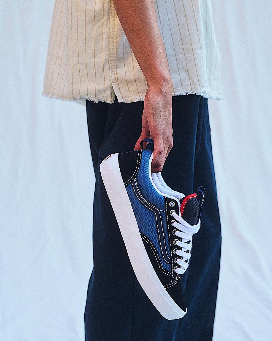 Skate Old Skool 36+ Shoe in Navy / Black| Vans US Product Image