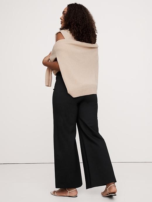Wide-Leg Everywhere Ponte Cropped Pant Product Image