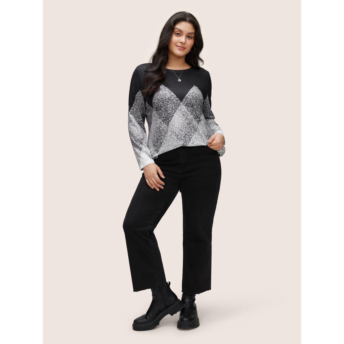 Plus Size Geometric Ombre Contrast Round Neck T-shirt Black Women Casual Non Ombre Round Neck Everyday T-shirts BloomChic 12/L Product Image