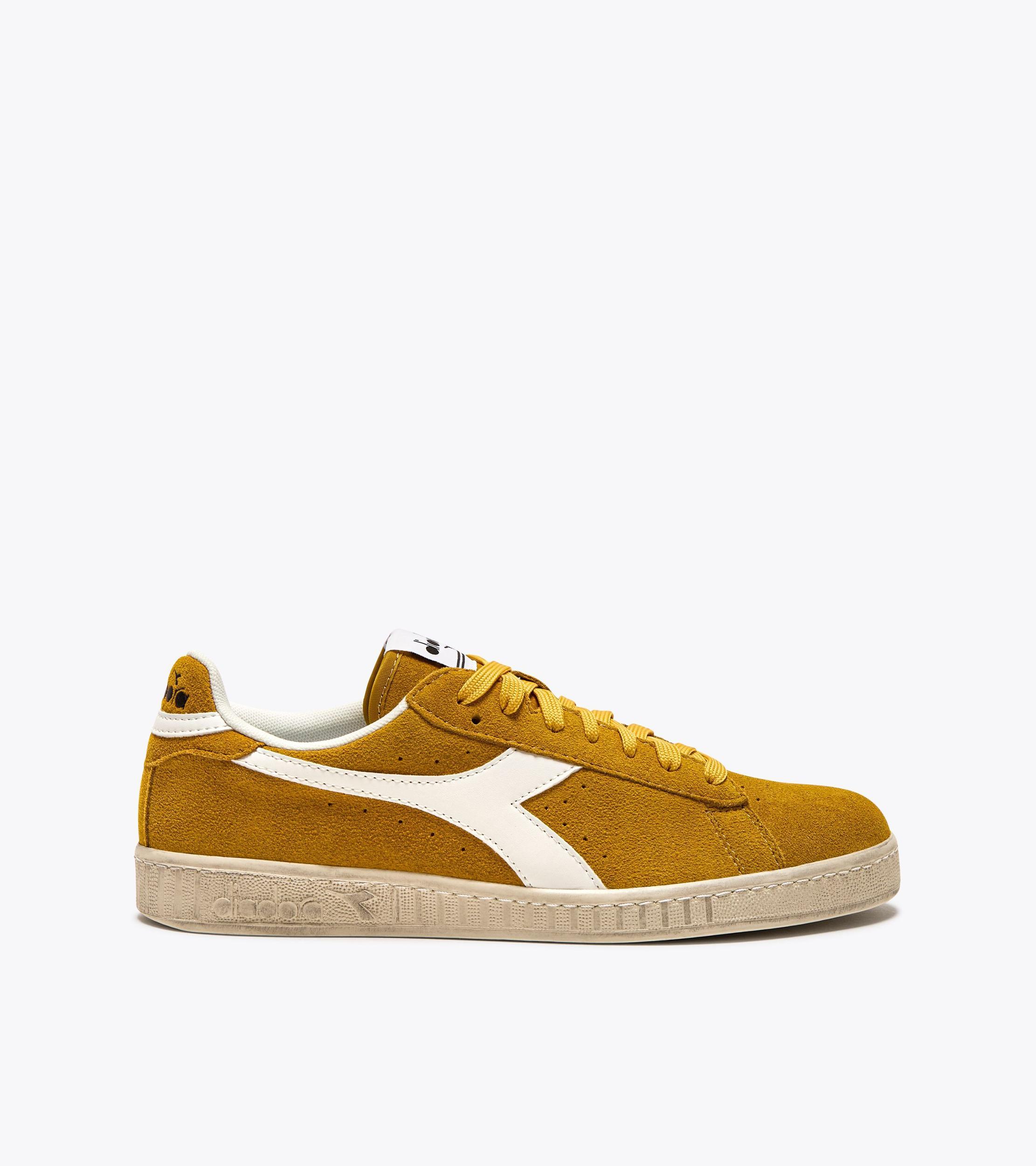GAME L LOW SUEDE WAXED Product Image