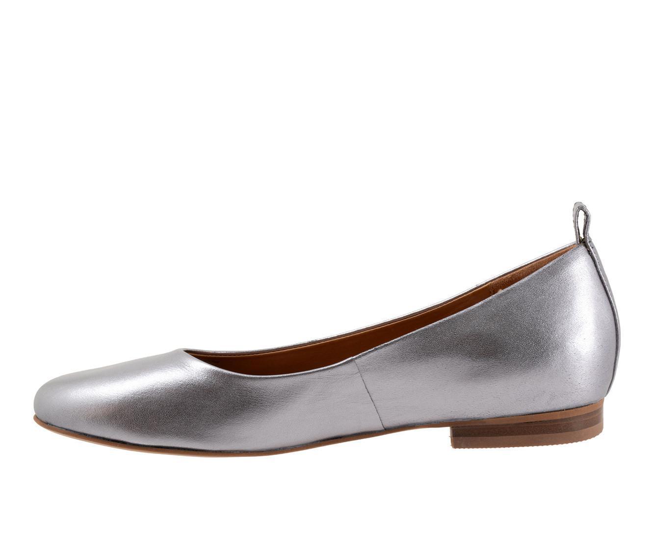 Women's Softwalk Kiris Flats Product Image