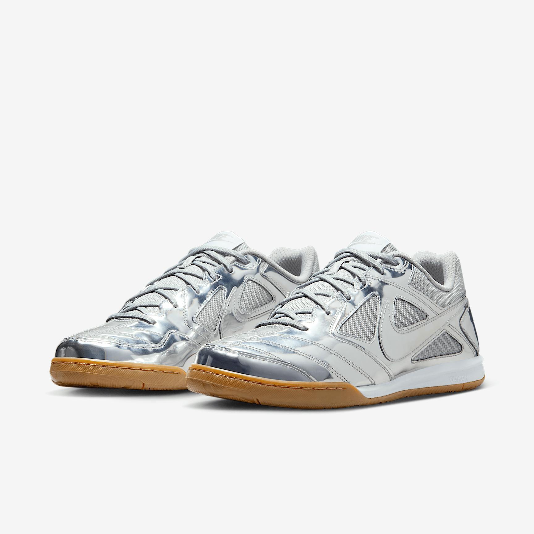 Nike Men's Gato LV8 Shoes Product Image