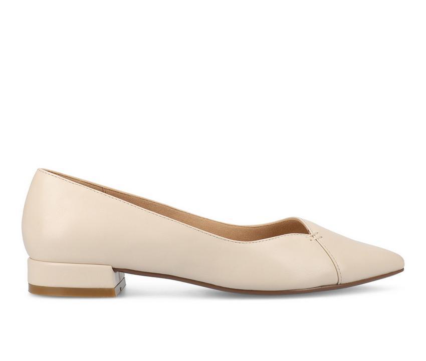 Women's Journee Collection Carmin Flats Product Image