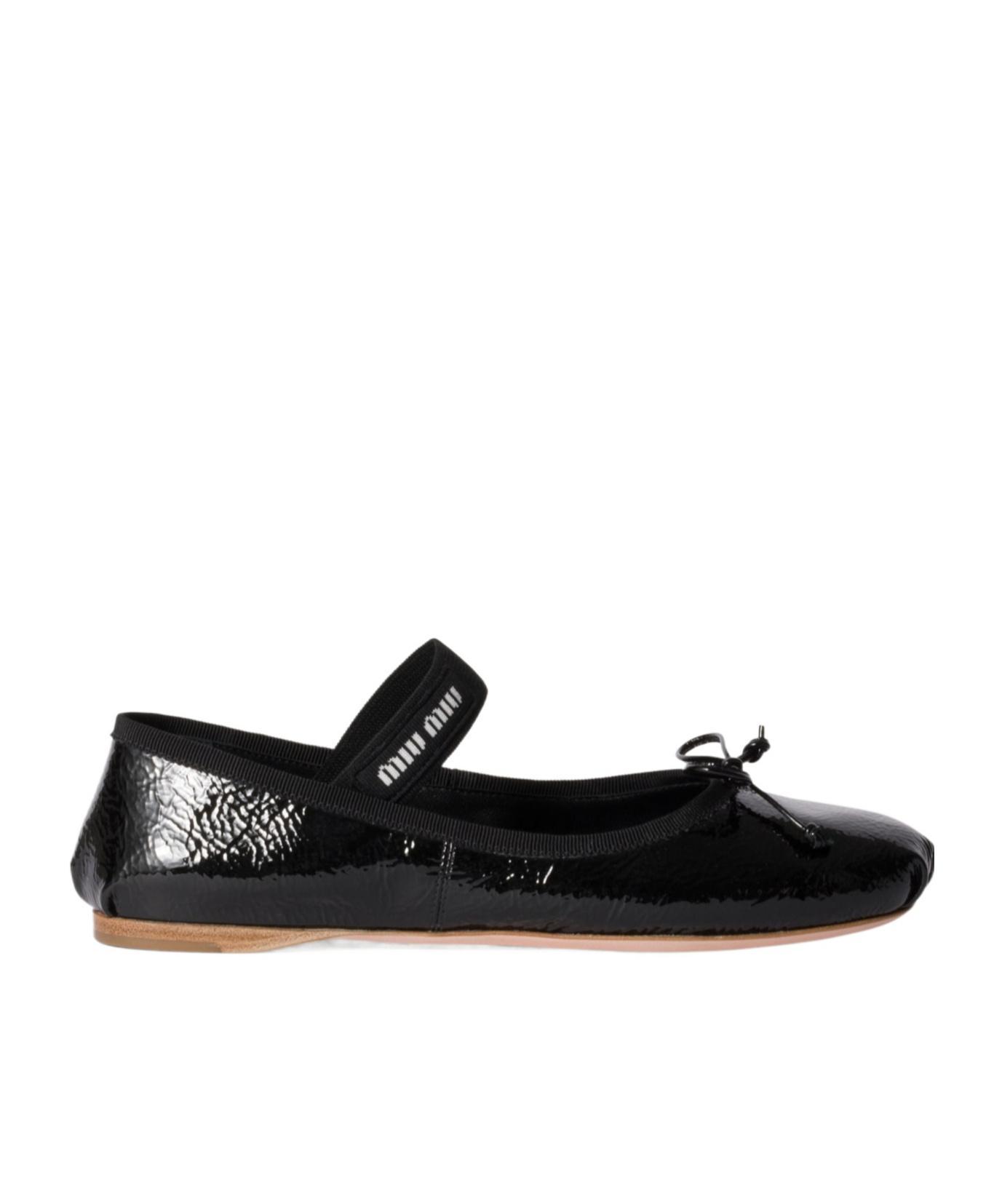 logo-strap ballerina shoes Product Image