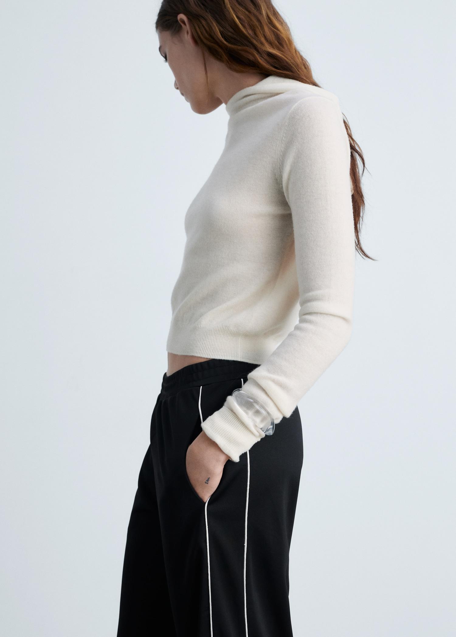 Contrasting-stripe jogger pants - Women | MANGO USA Product Image