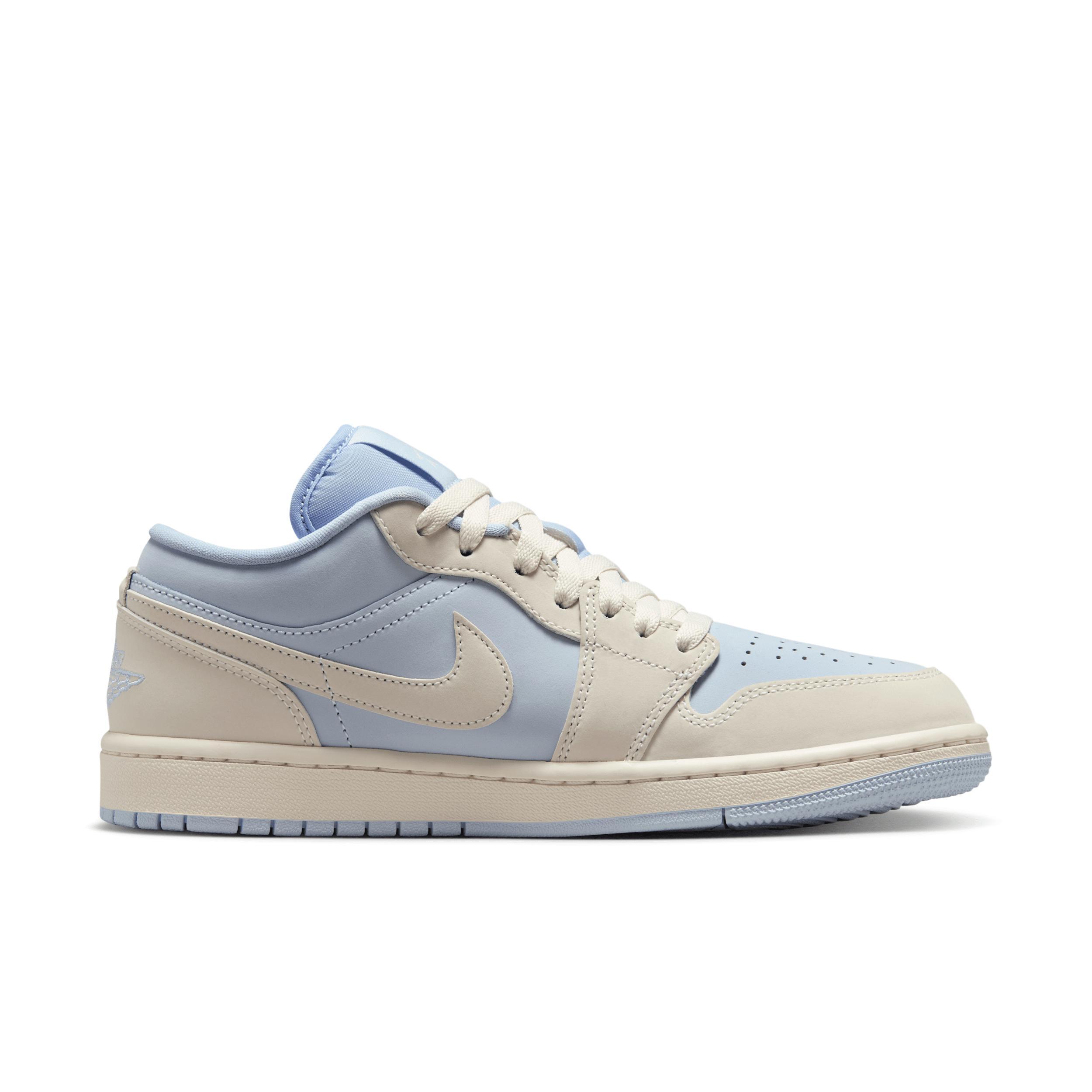 Jordan Womens Air 1 Low SE Casual Shoes Product Image