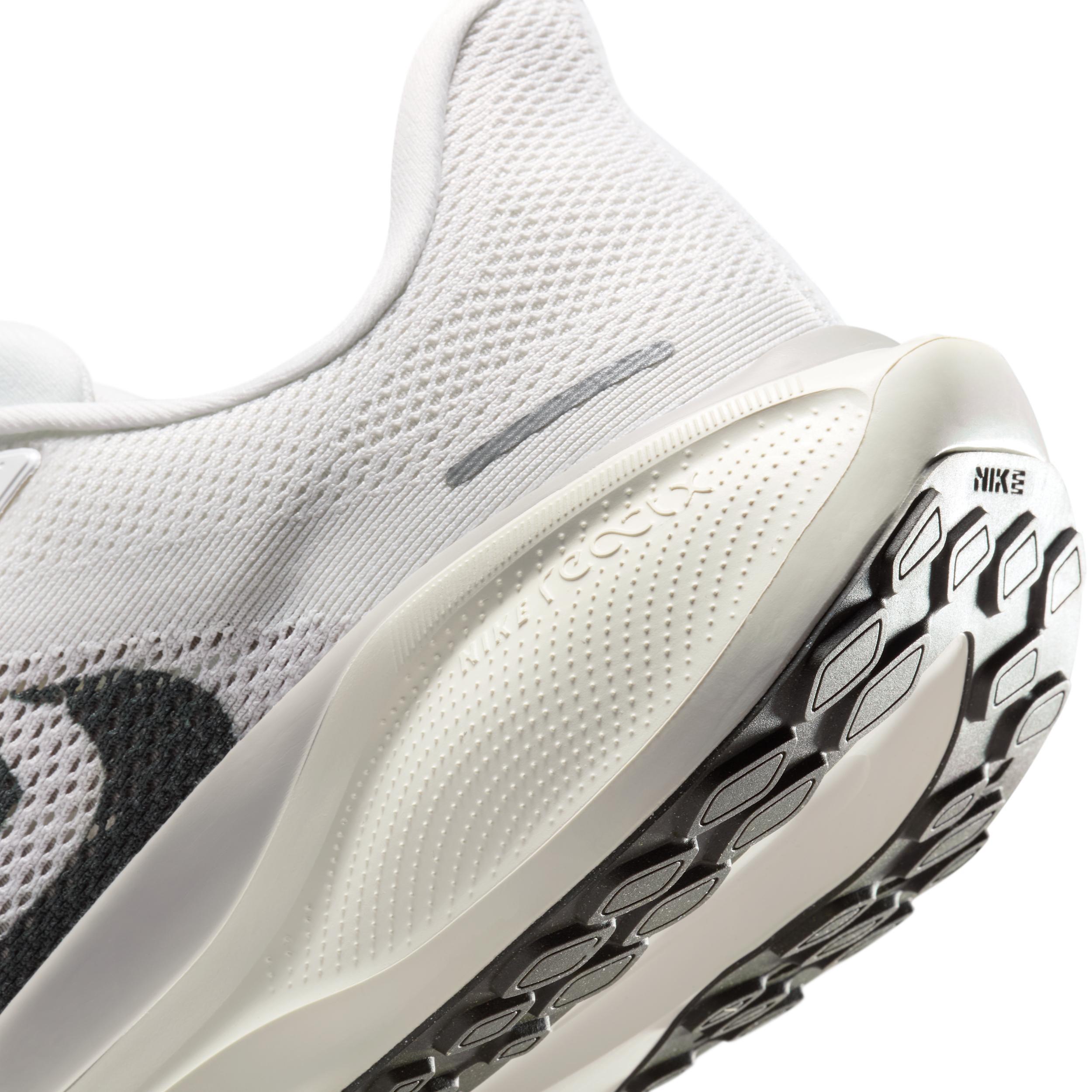 Nike Men's Pegasus 41 Road Running Shoes Product Image