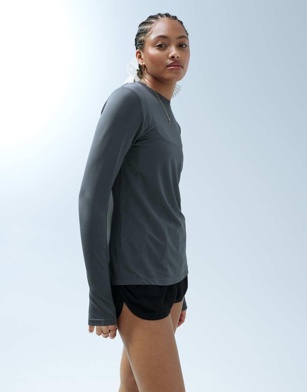 ASOS 4505 Icon long sleeve running top-Gray Product Image