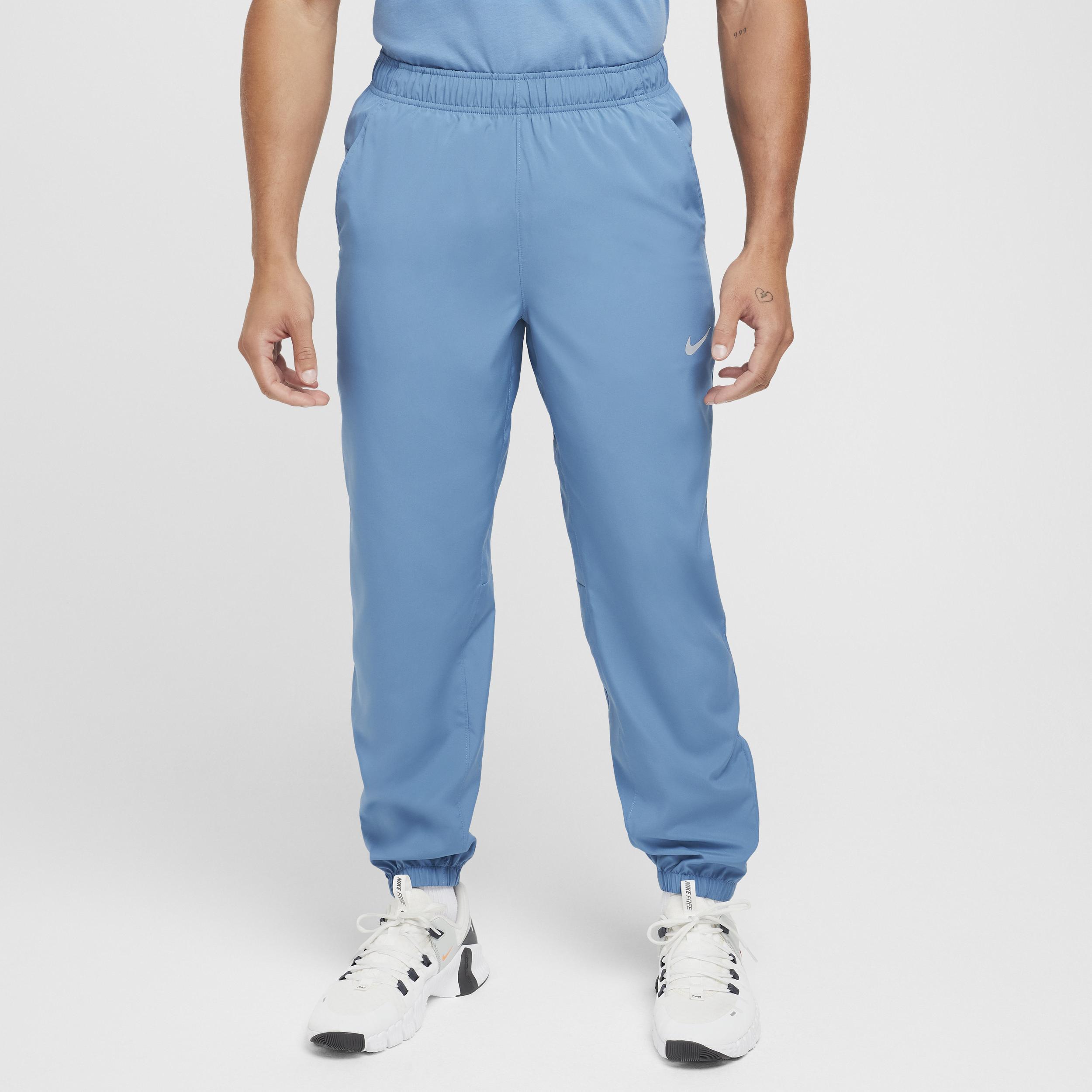 Nike Form Men's Dri-FIT Tapered Versatile Pants Product Image