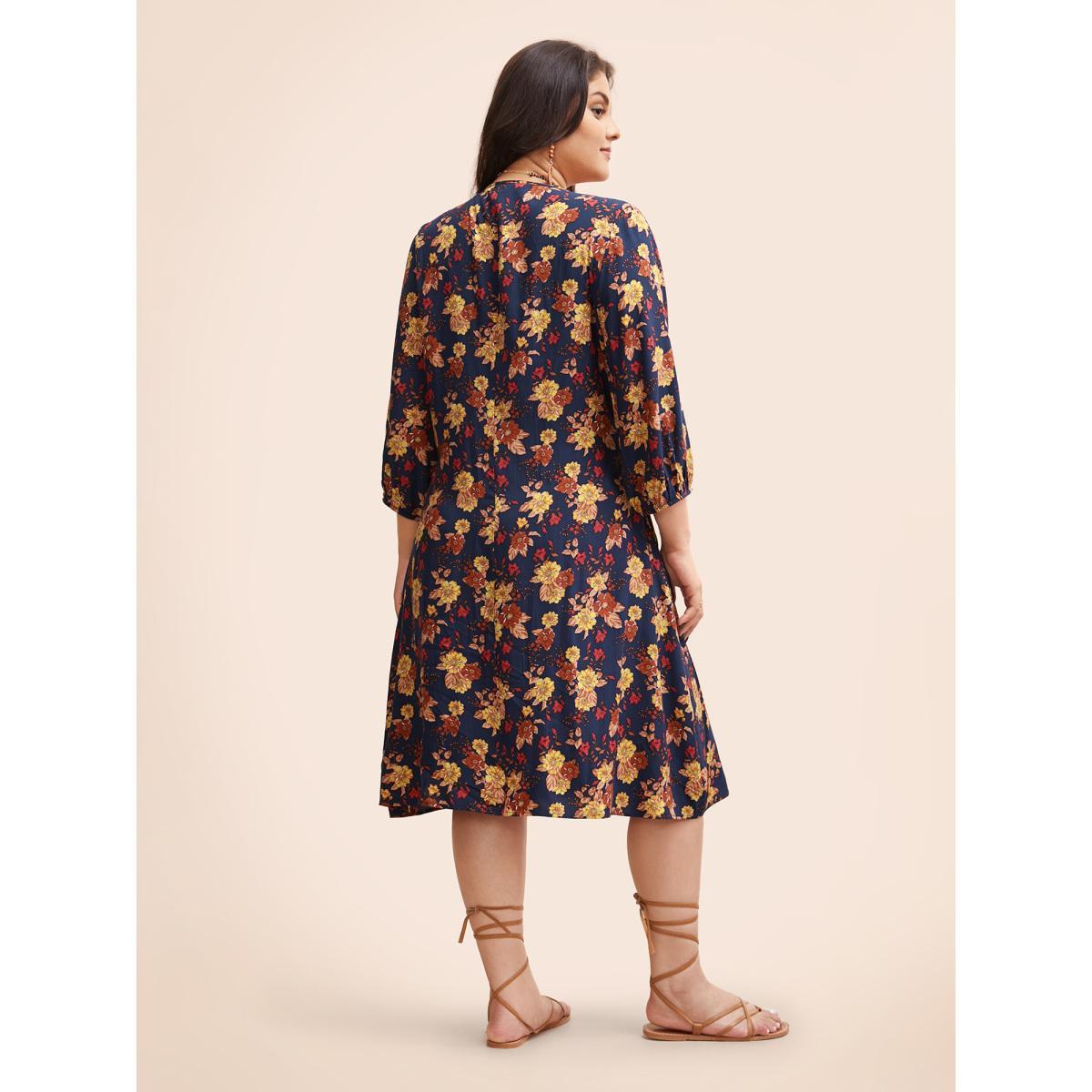 Plus Size Supersoft Essentials Floral Print Pocket V Neck Dress DarkBlue Women Resort Elastic cuffs V-neck Elbow-length sleeve Curvy Midi Dress BloomChic 30/6X Product Image