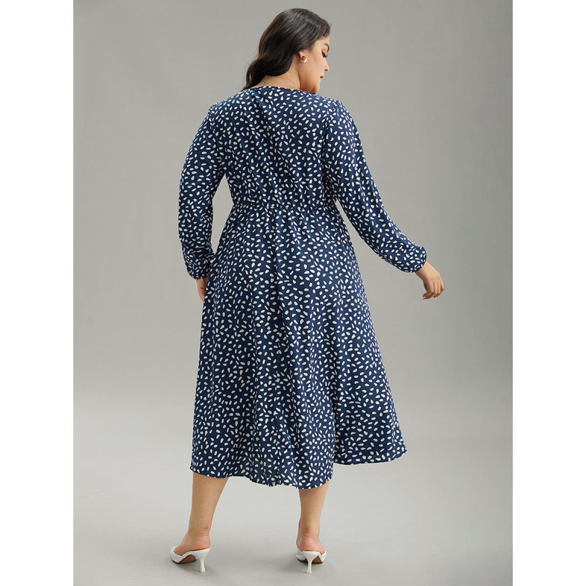 Plus Size Geometric Print Plicated Detail Pocket Dress DarkBlue Women Elegant Elastic cuffs Round Neck Long Sleeve Curvy Midi Dress BloomChic 28/5X Product Image