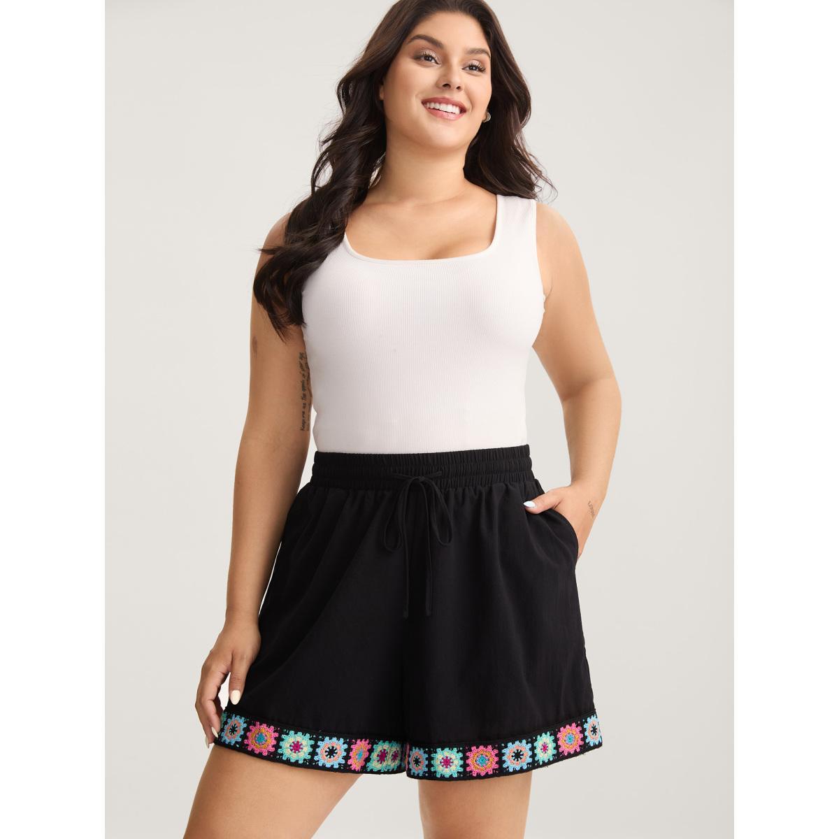 Plus Size Crochet Floral Hem Drawstring Shorts Women Black Casual Drawstring Wide Leg Everyday-Elegant Shorts BloomChic 22-24/3X Product Image