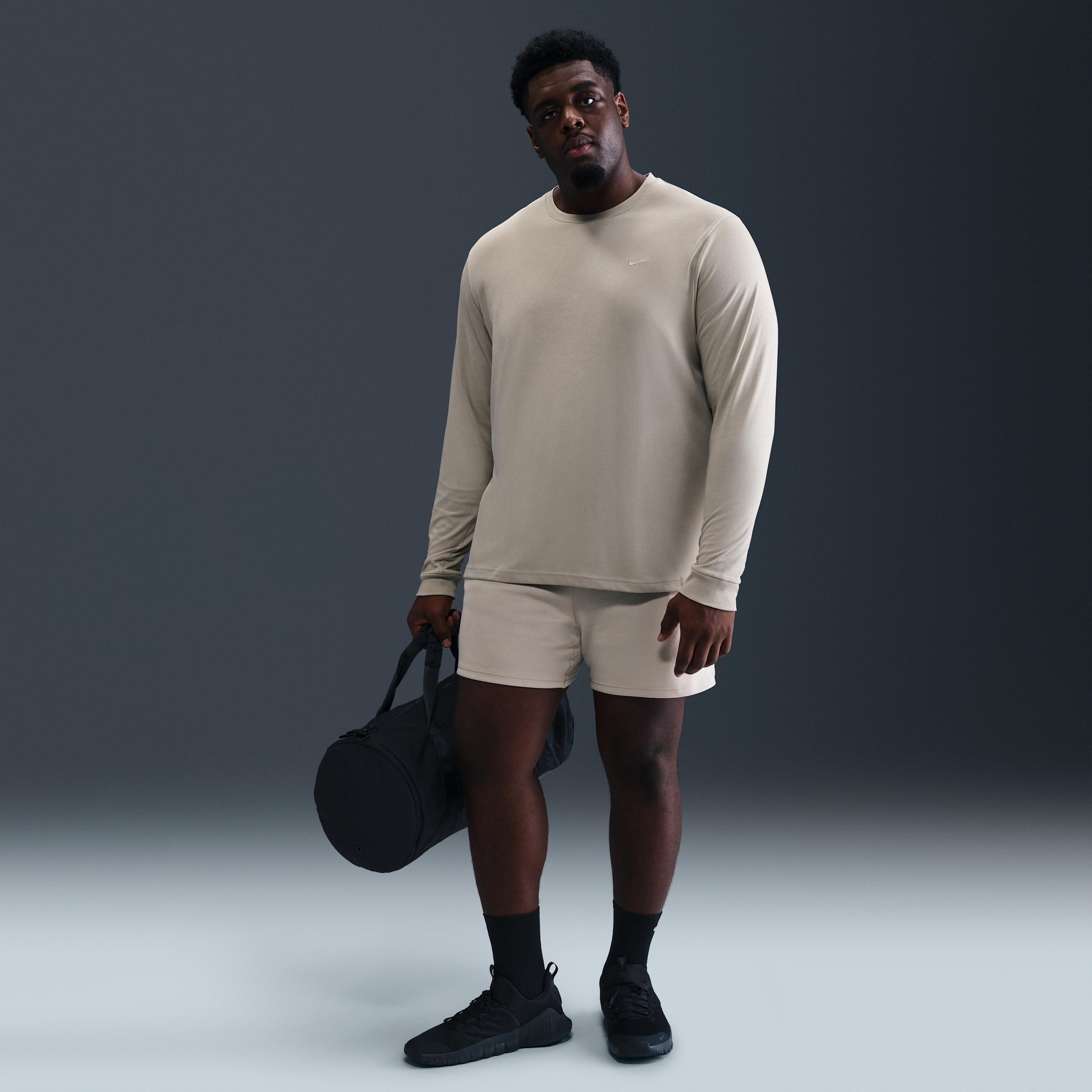 Nike Primary Men's Dri-FIT Long-Sleeve Versatile Top Product Image