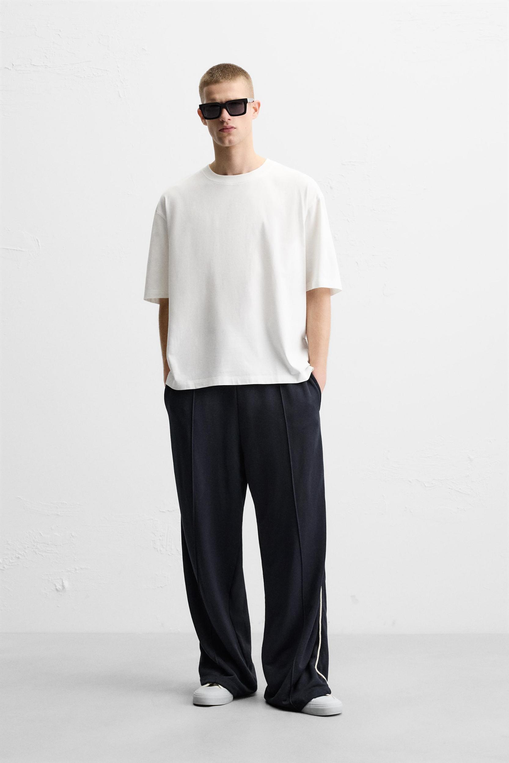 CONTRAST STRIPE T-SHIRT Product Image